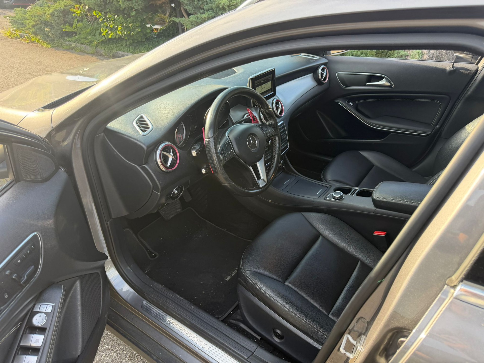MERCEDES-BENZ GLA 200 CDI Swiss Star Edition 4Matic 7G-DCT-image-6