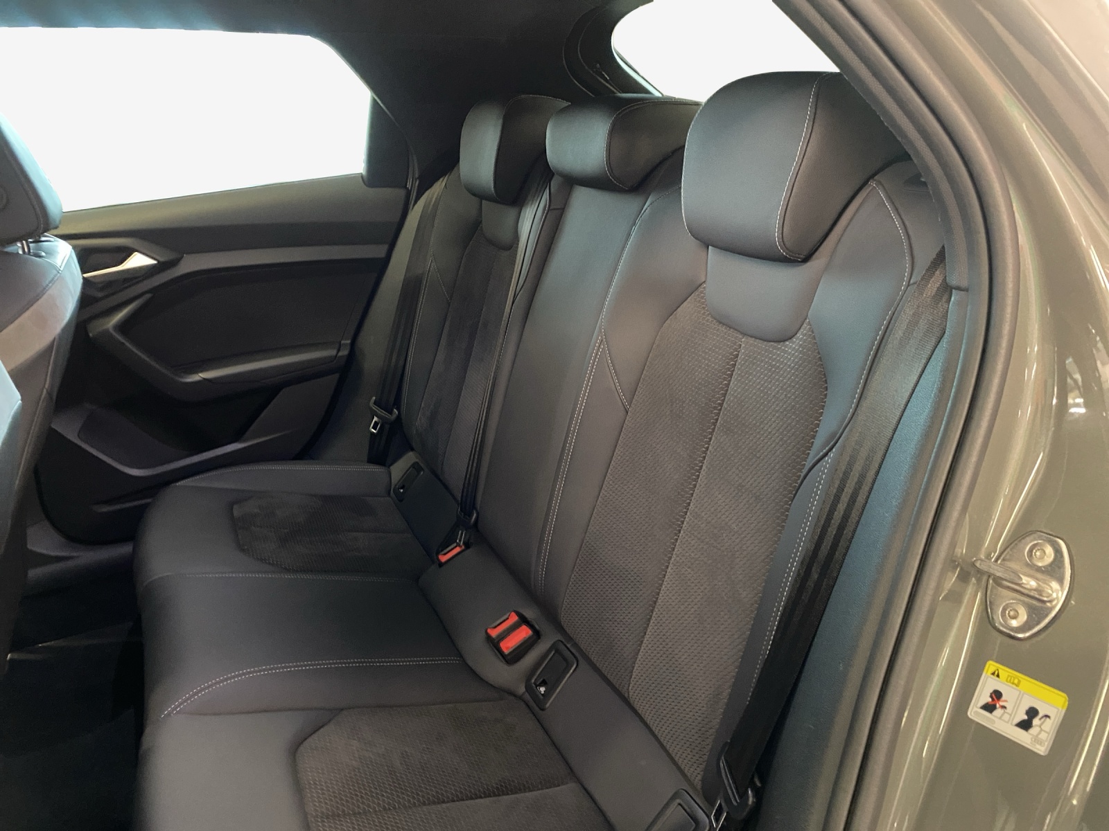 AUDI A1 Sportback 40 TFSI S Line S-tronic-image-11