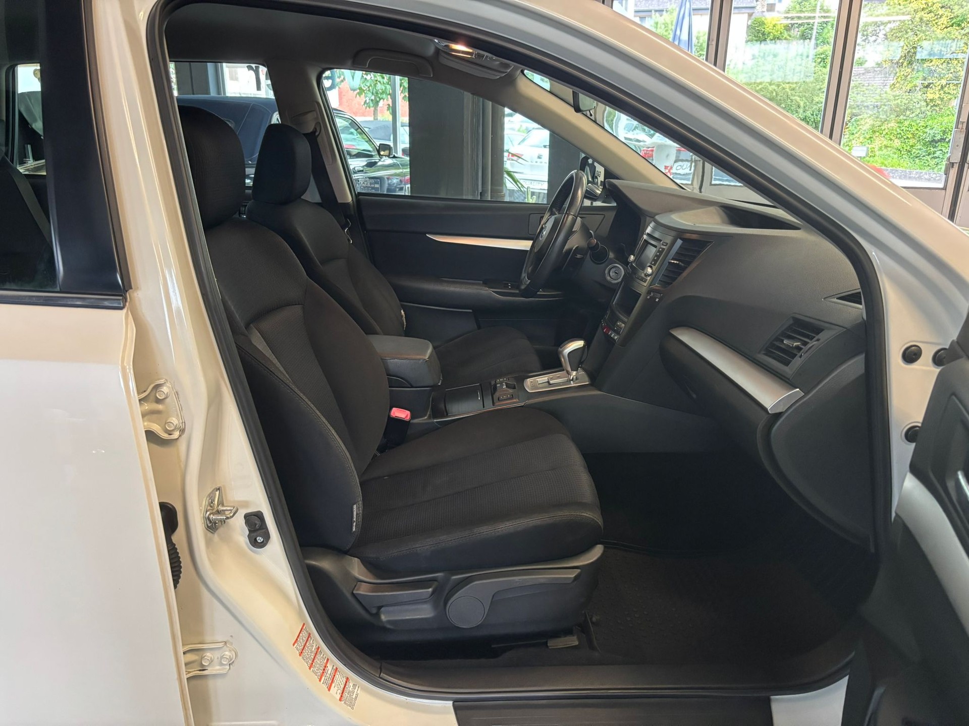 SUBARU Legacy 2.0i Advantage AWD Lineartronic-image-6