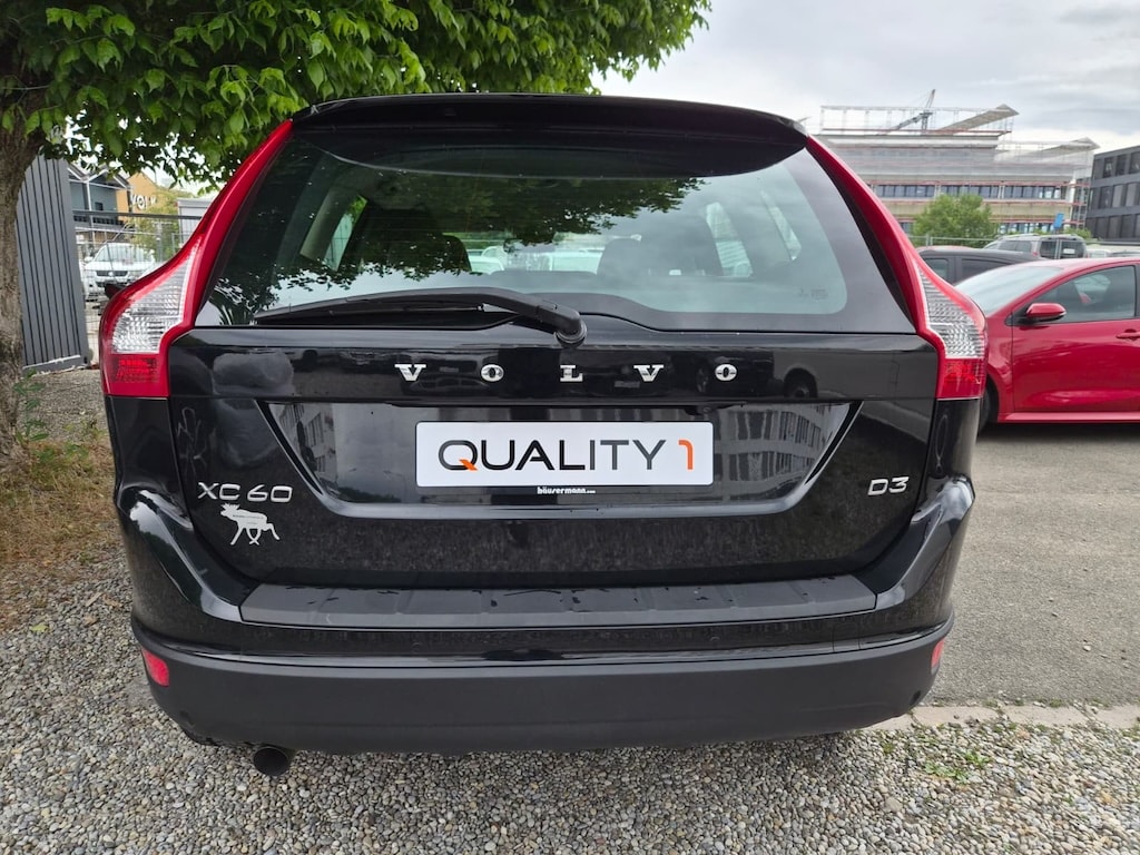 VOLVO XC60 D3 Momentum Geartronic-image-4