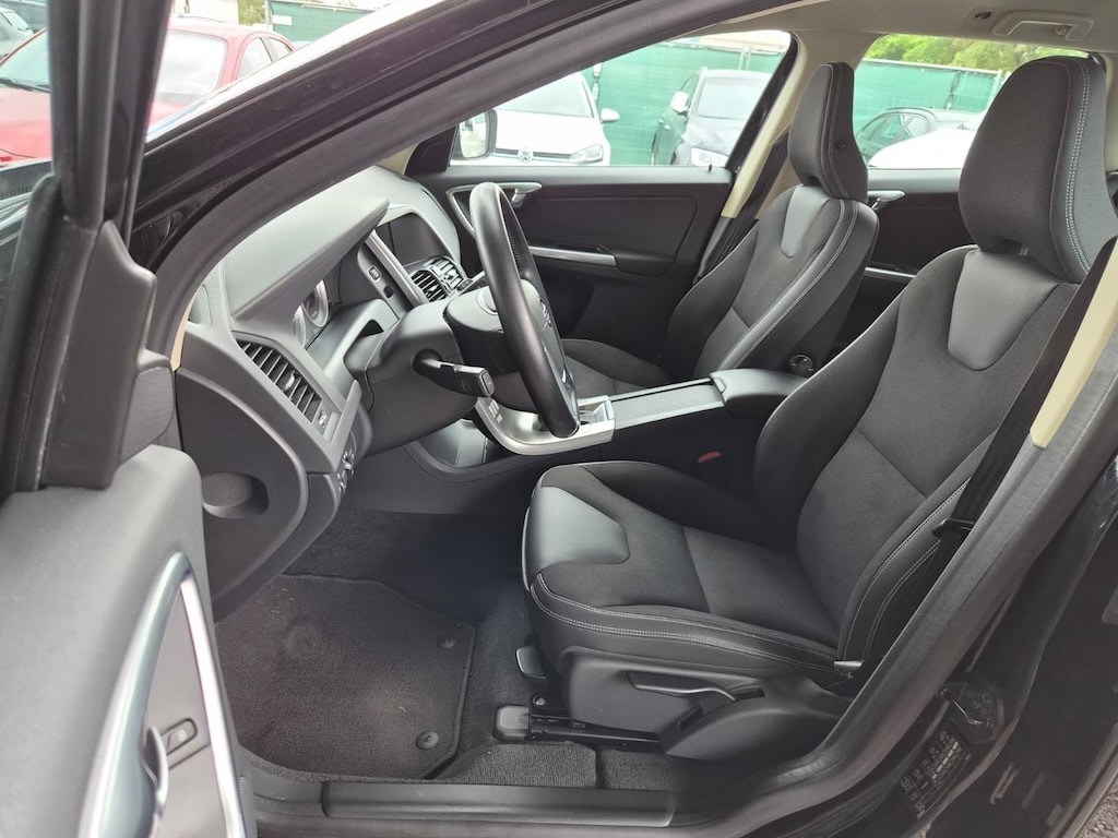 VOLVO XC60 D3 Momentum Geartronic-image-7