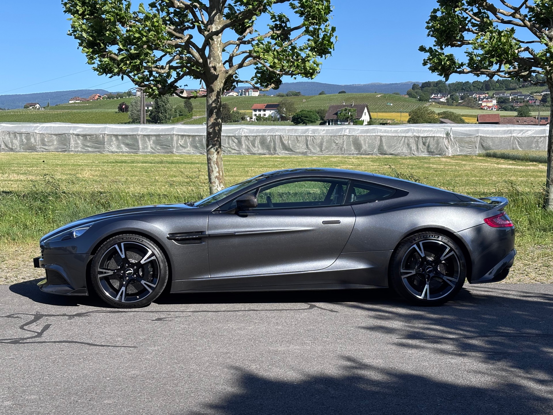 ASTON MARTIN Vanquish V12 S Touchtronic 3-image-3