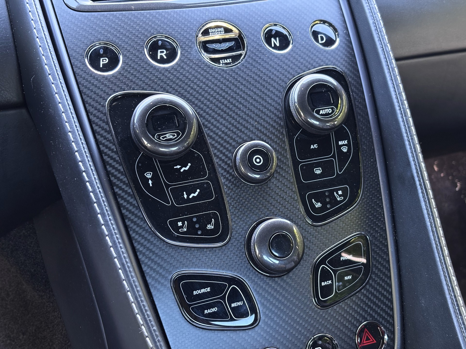 ASTON MARTIN Vanquish V12 S Touchtronic 3-image-28