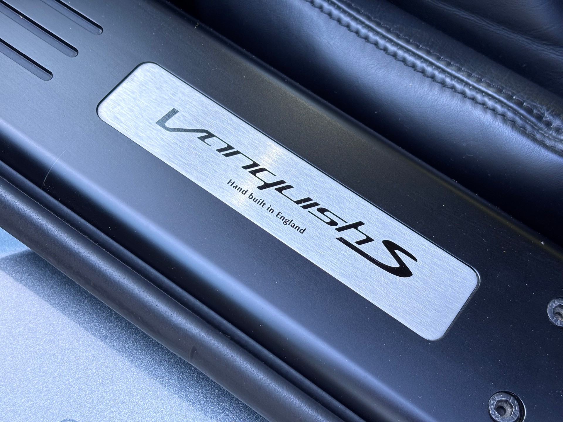 ASTON MARTIN Vanquish V12 S Touchtronic 3-image-18