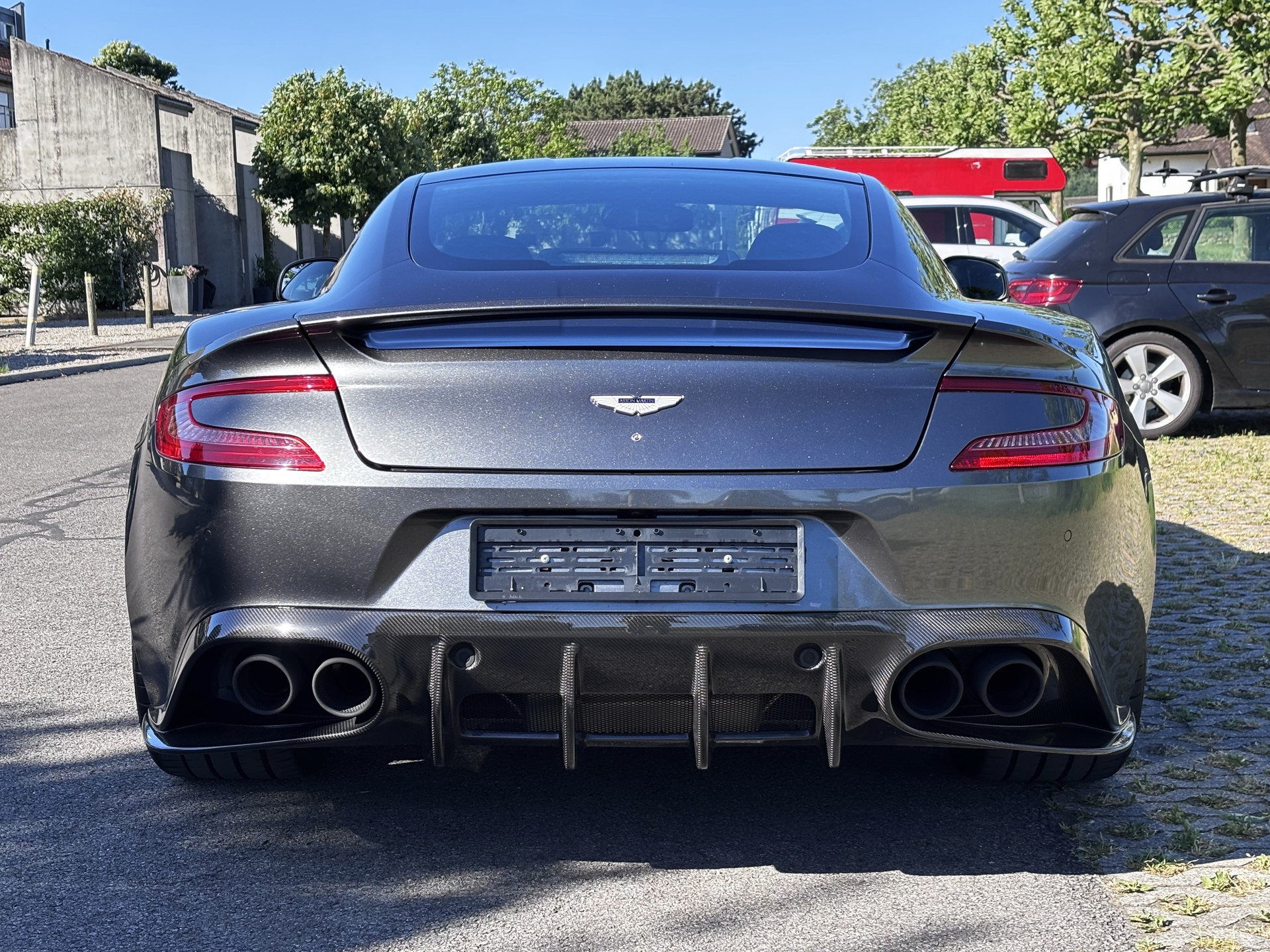 ASTON MARTIN Vanquish V12 S Touchtronic 3-image-5