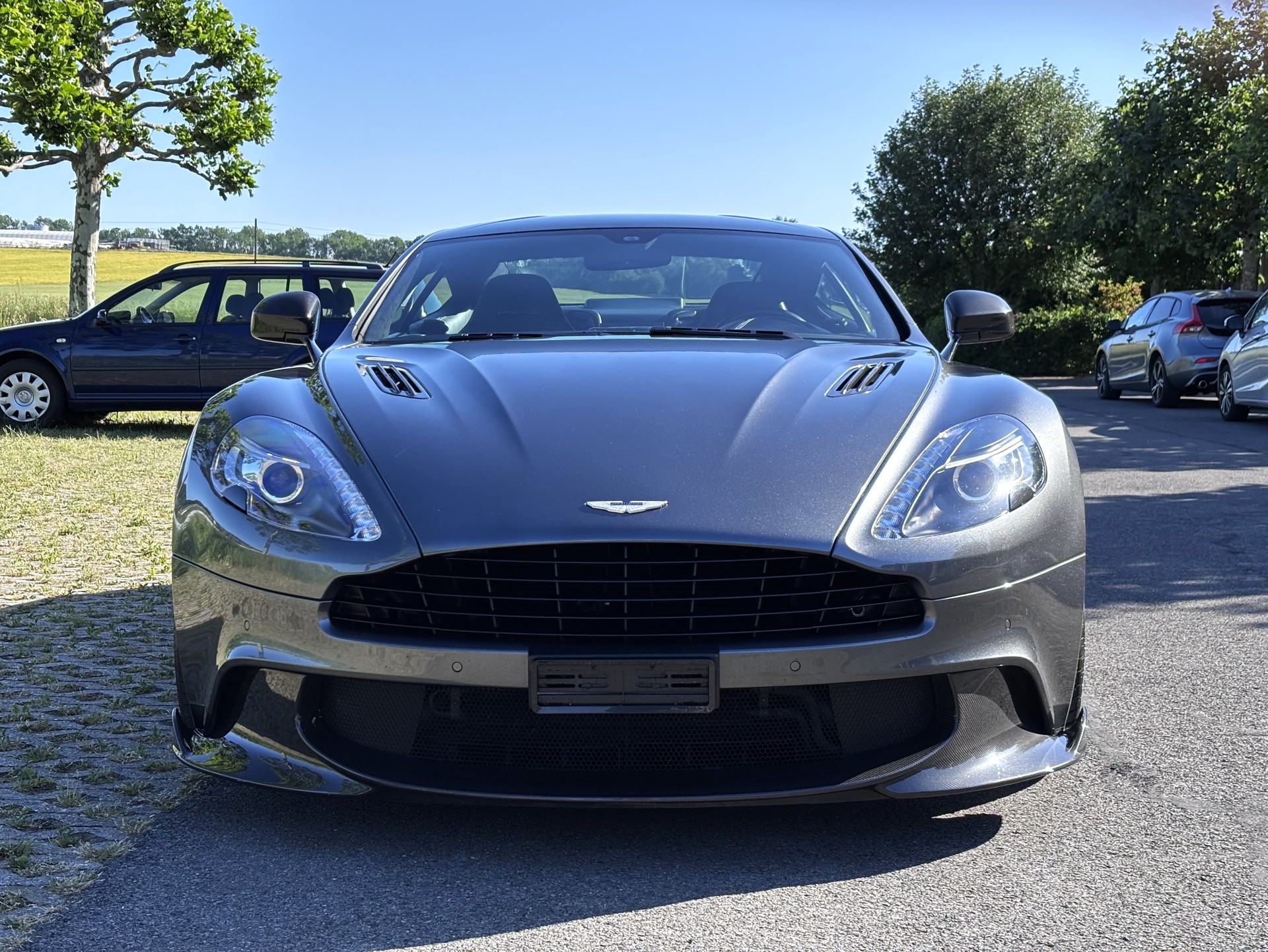 ASTON MARTIN Vanquish V12 S Touchtronic 3-image-1