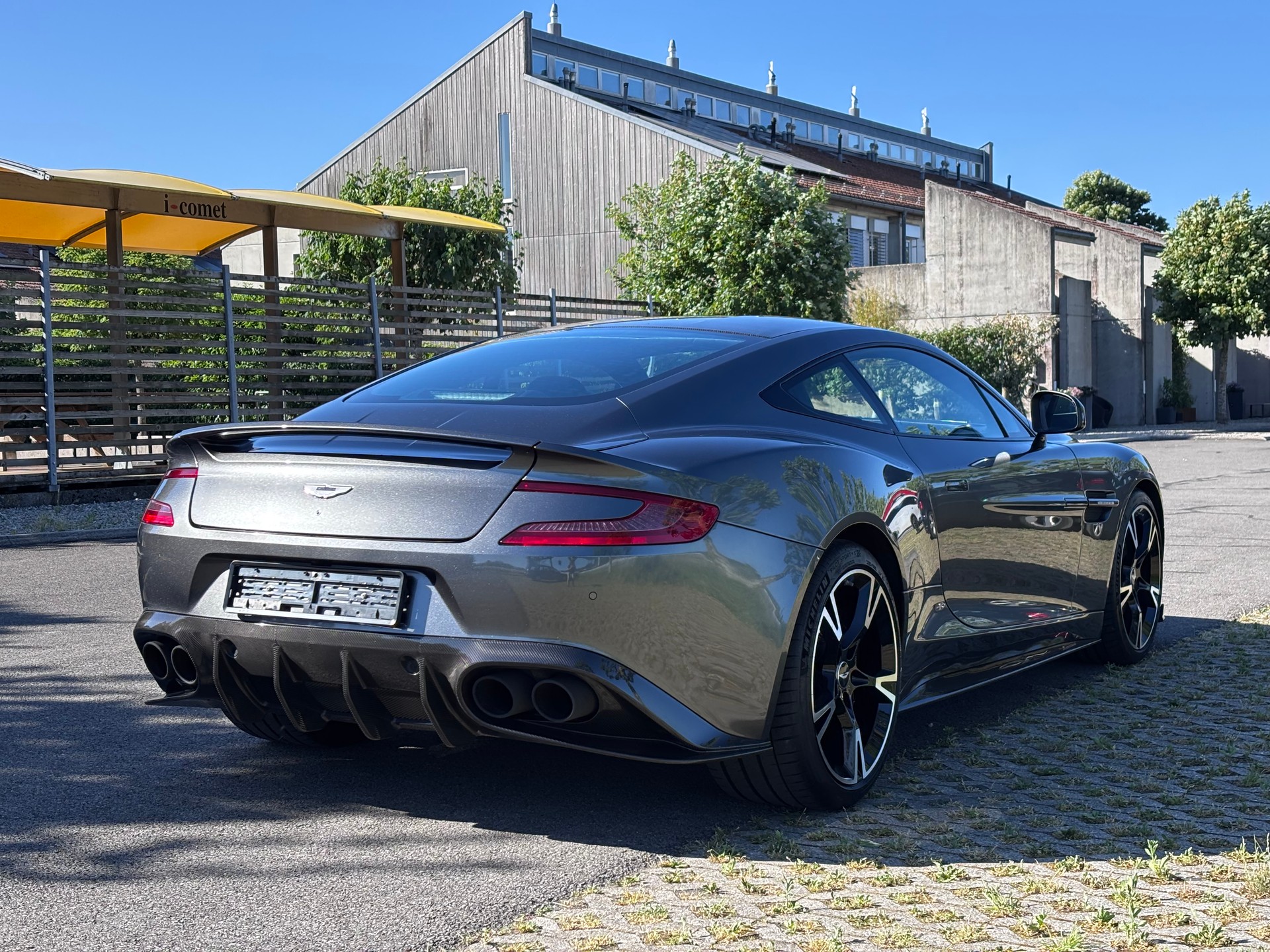 ASTON MARTIN Vanquish V12 S Touchtronic 3-image-4