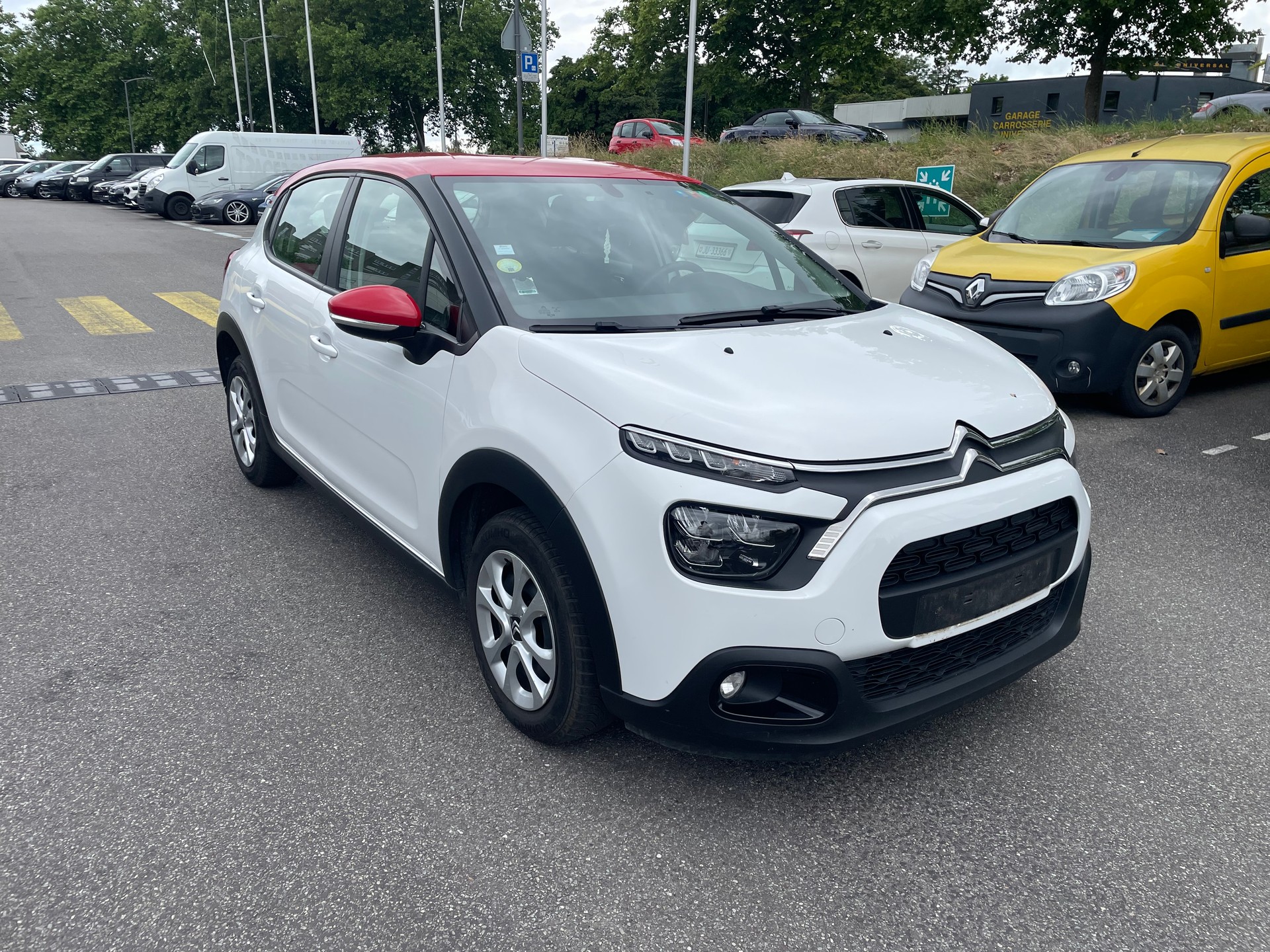 CITROEN C3 1.5 BlueHDi Swiss Edition-image-1
