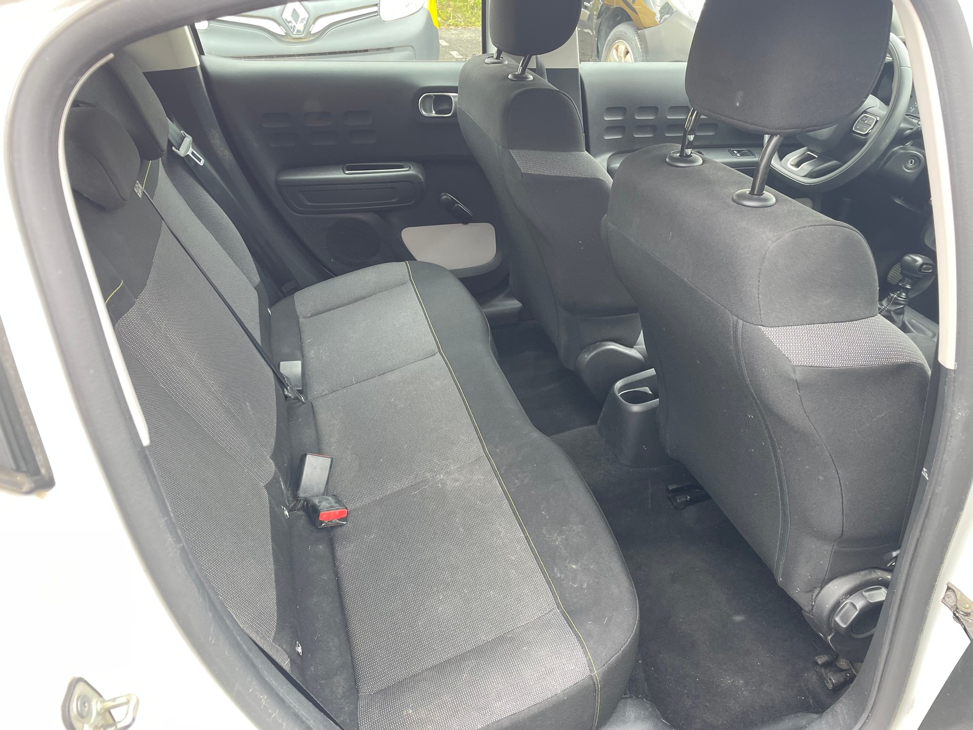 CITROEN C3 1.5 BlueHDi Swiss Edition-image-9