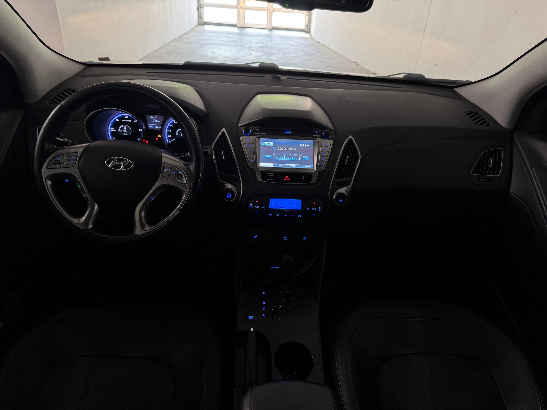 HYUNDAI iX 35 2.0 CRDi Premium 4WD Automatic-image-10
