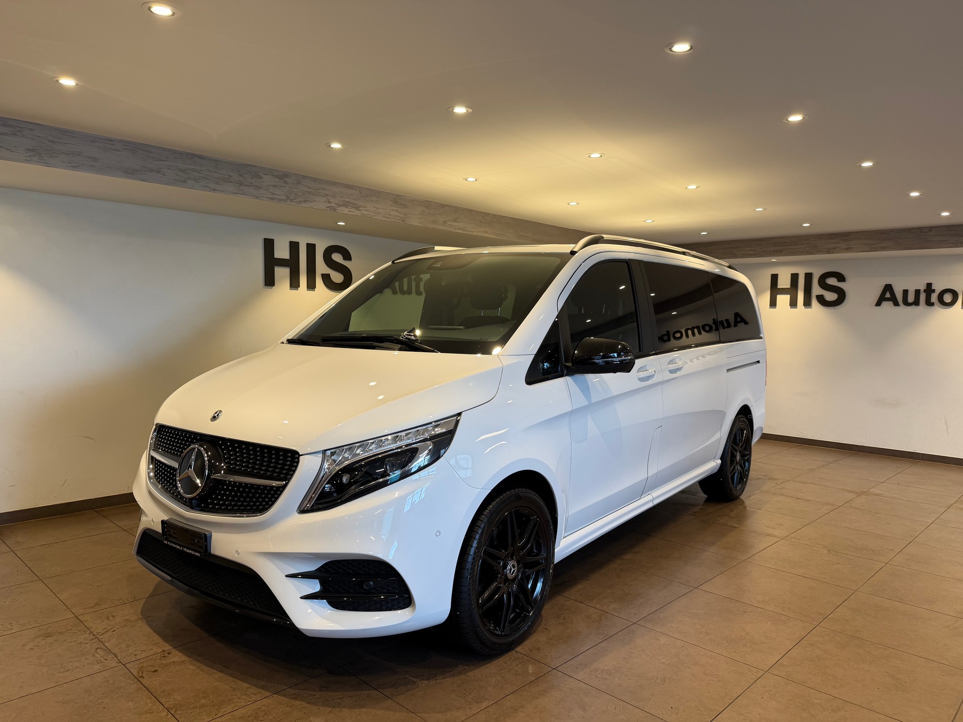 MERCEDES-BENZ V 300 d AMG Line lang Van 4M-showroom-element-2