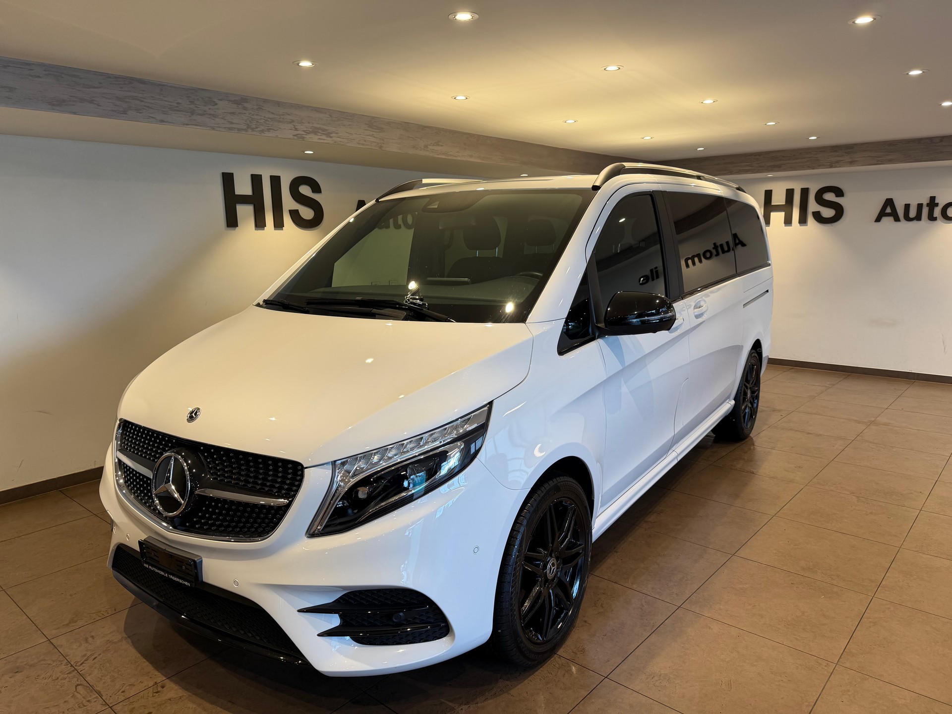 MERCEDES-BENZ V 300 d AMG Line lang Van 4M-showroom-element-1