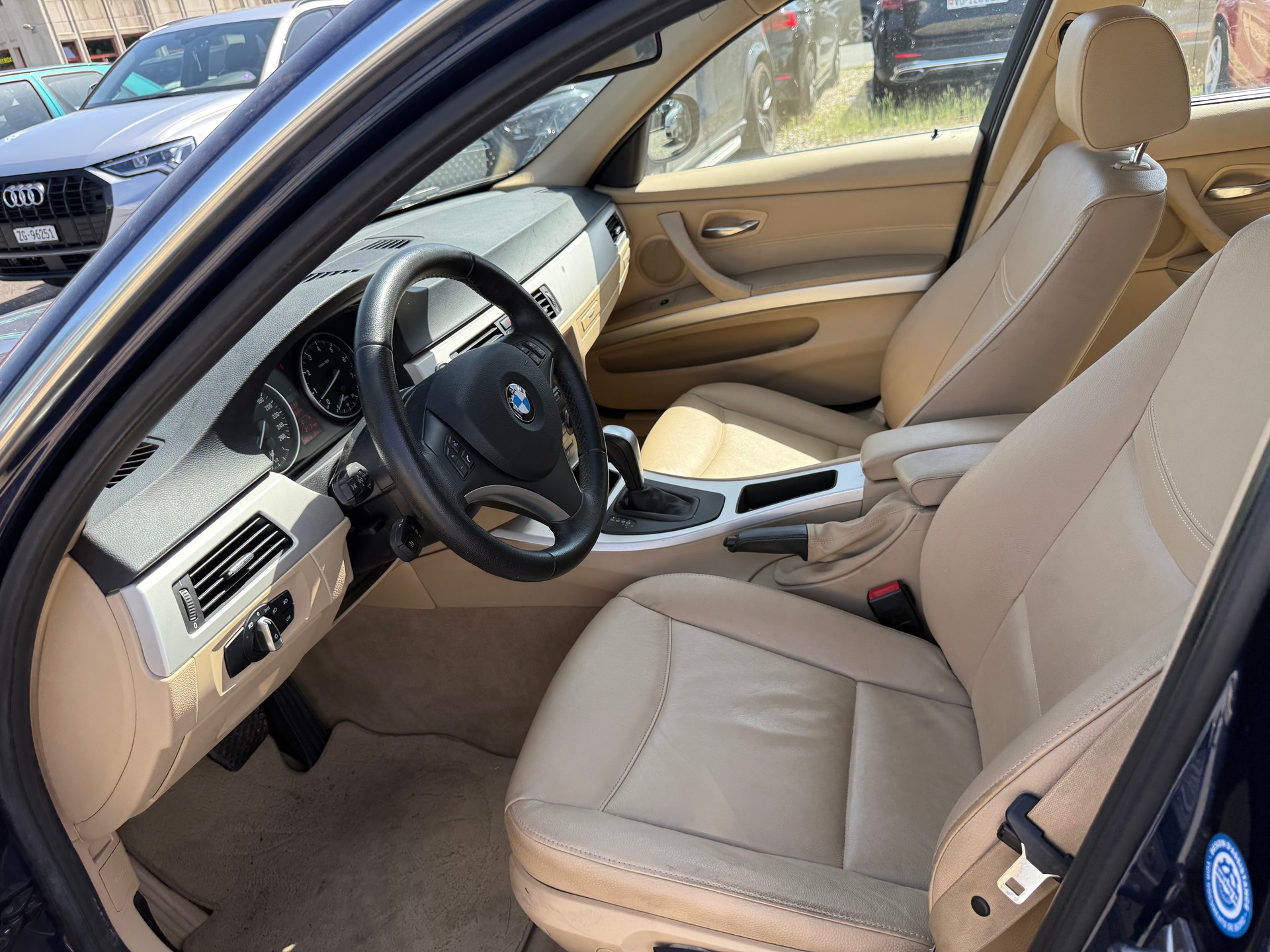 BMW 325i xDrive Touring Steptronic-image-6