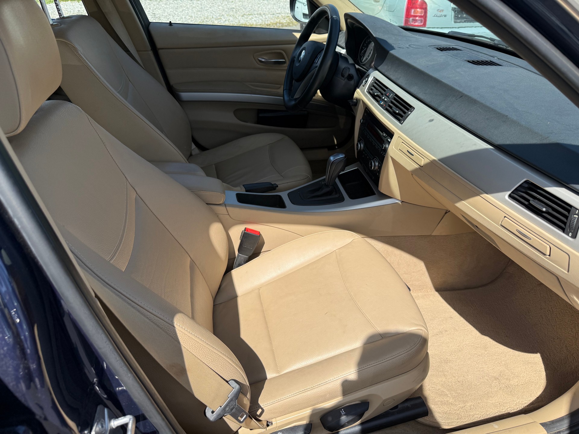 BMW 325i xDrive Touring Steptronic-image-8
