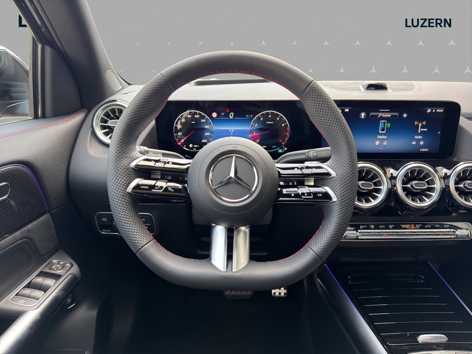 MERCEDES-BENZ GLA 250 4Matic 8G-DCT Swiss Star-image-9