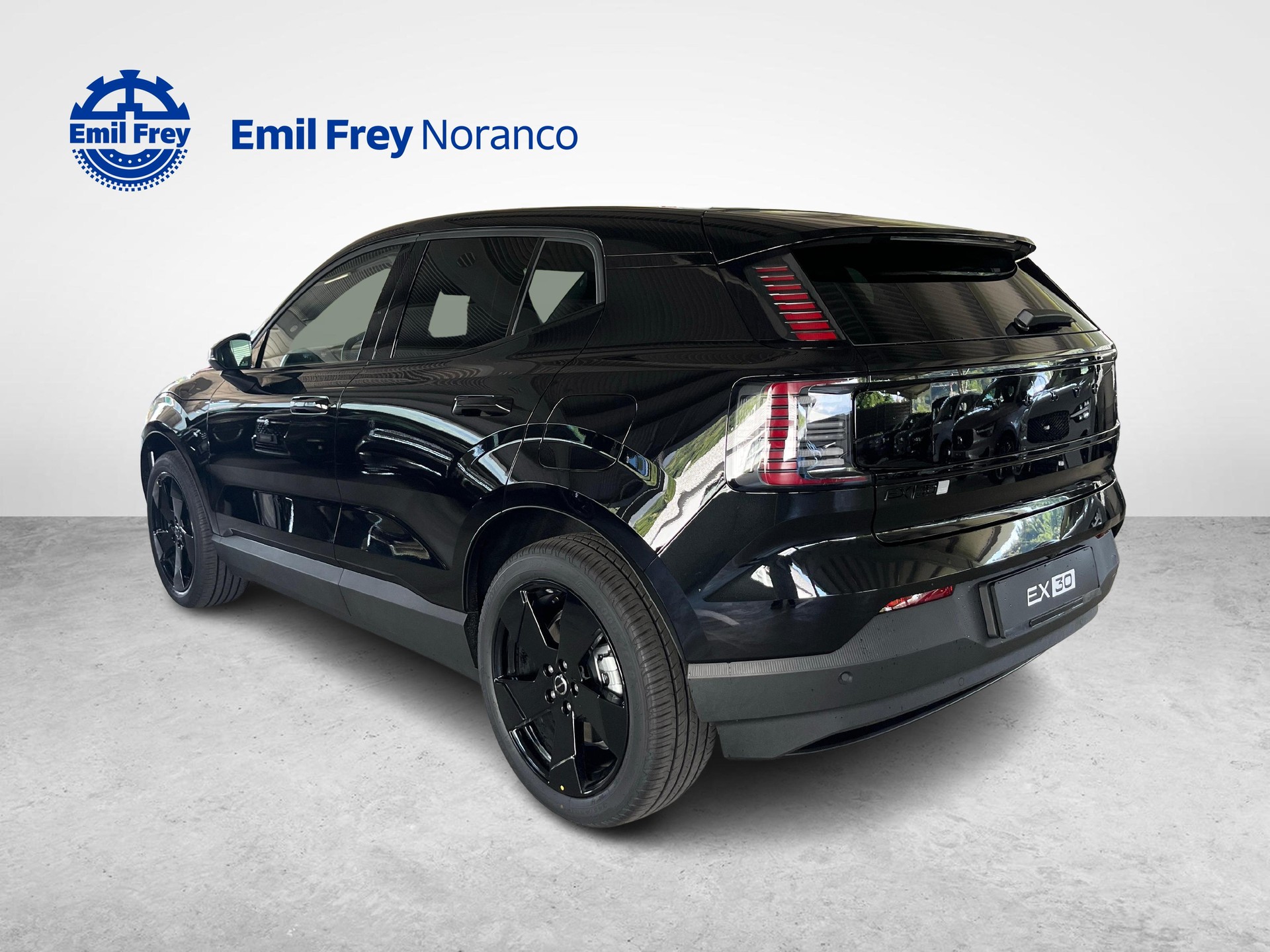 VOLVO EX30 E60 Plus Swiss Black Edition-image-4
