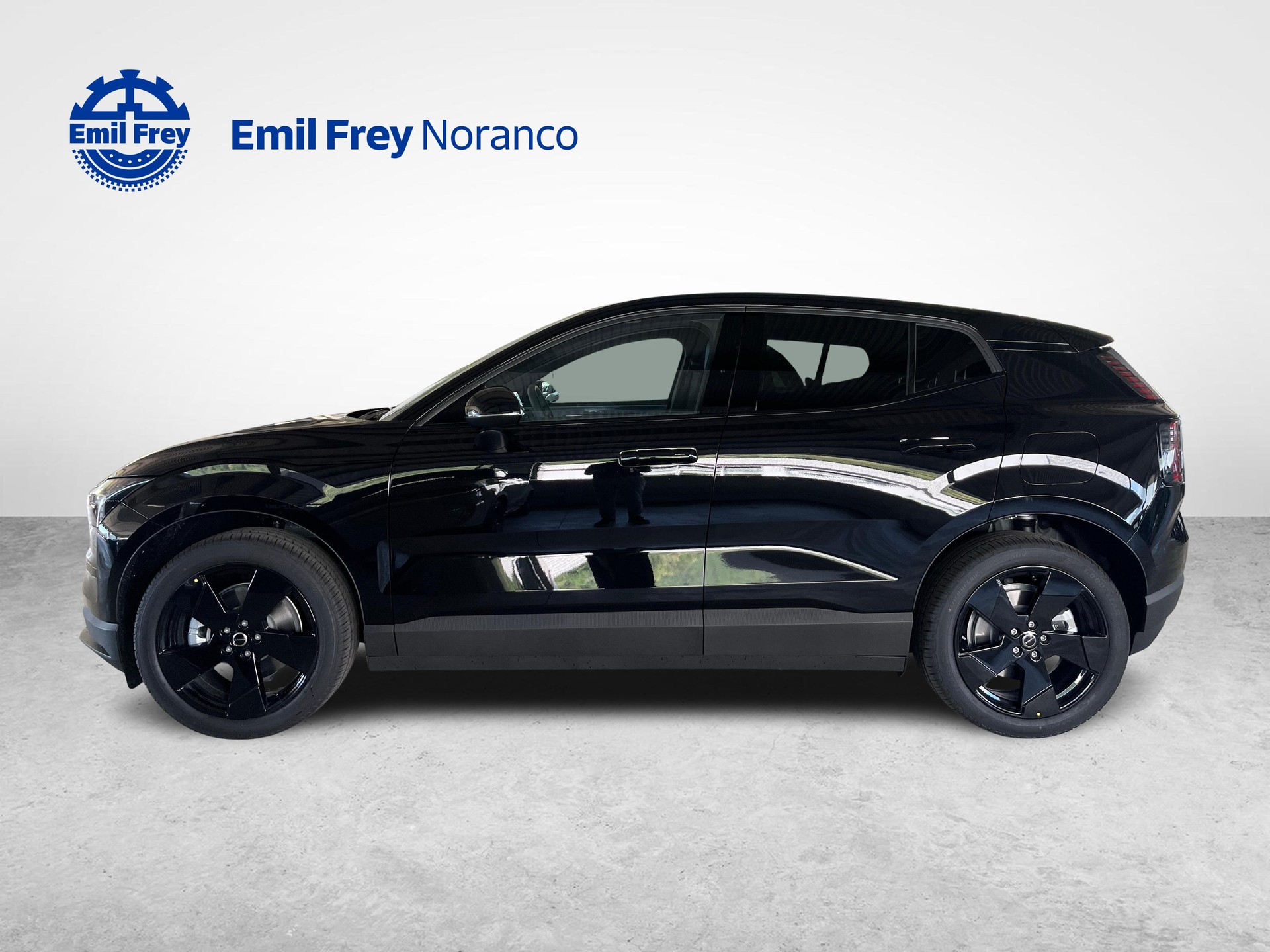 VOLVO EX30 E60 Plus Swiss Black Edition-image-2