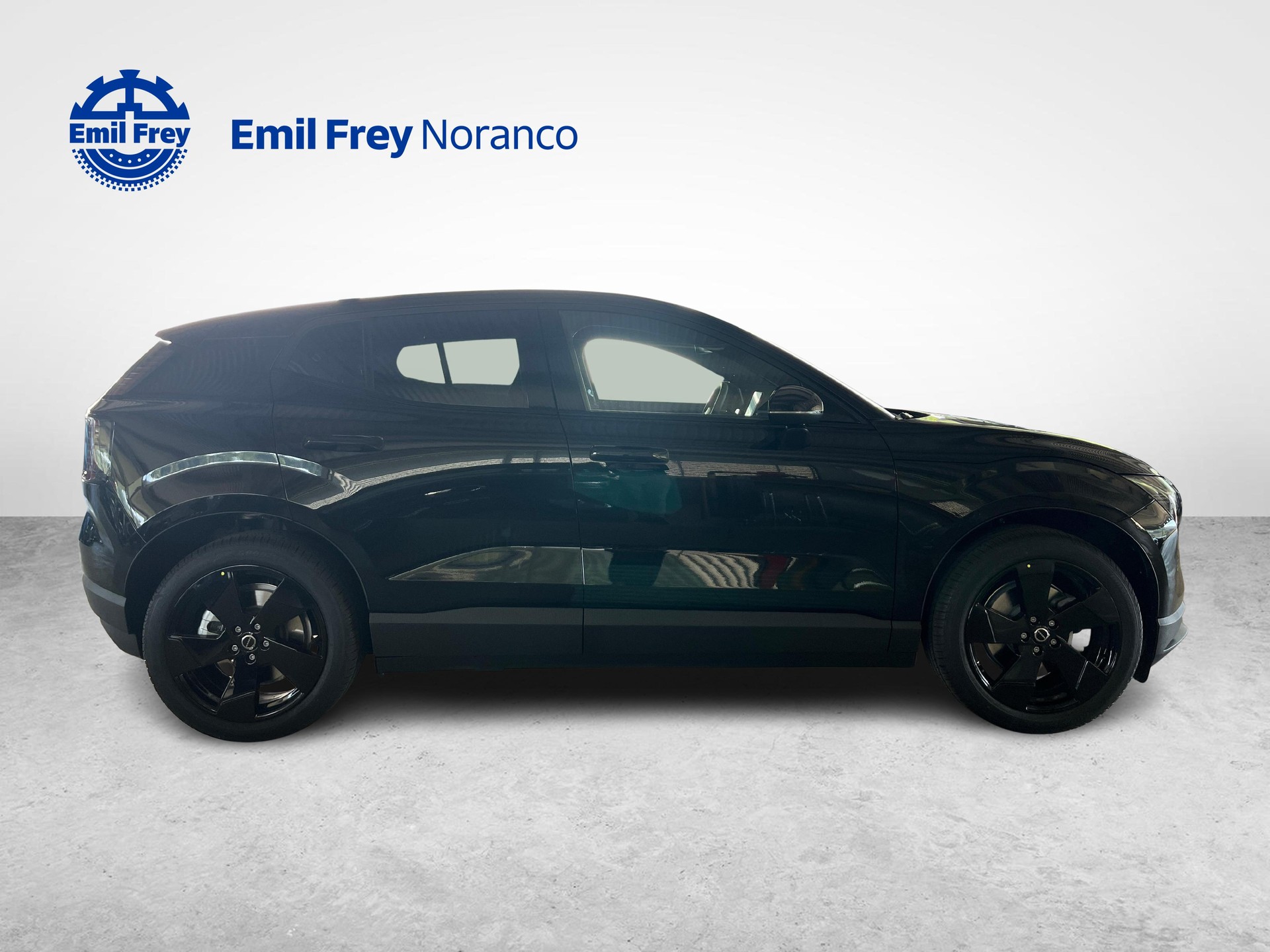 VOLVO EX30 E60 Plus Swiss Black Edition-image-3
