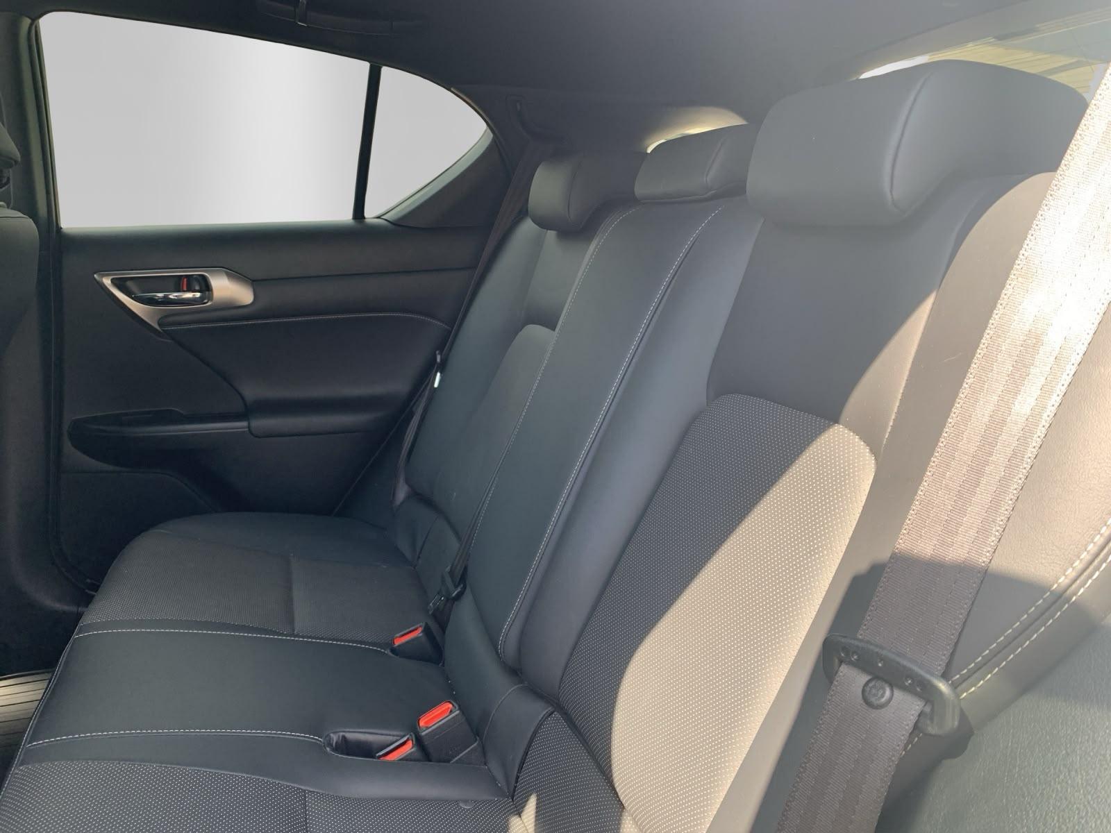 LEXUS CT 200h F-Sport-image-10