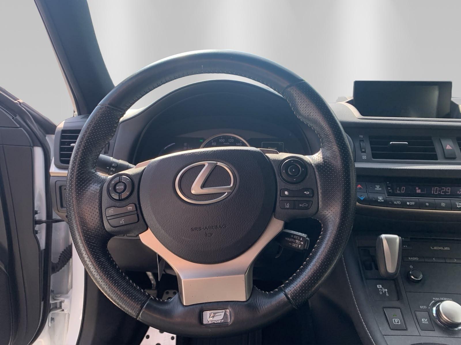 LEXUS CT 200h F-Sport-image-11