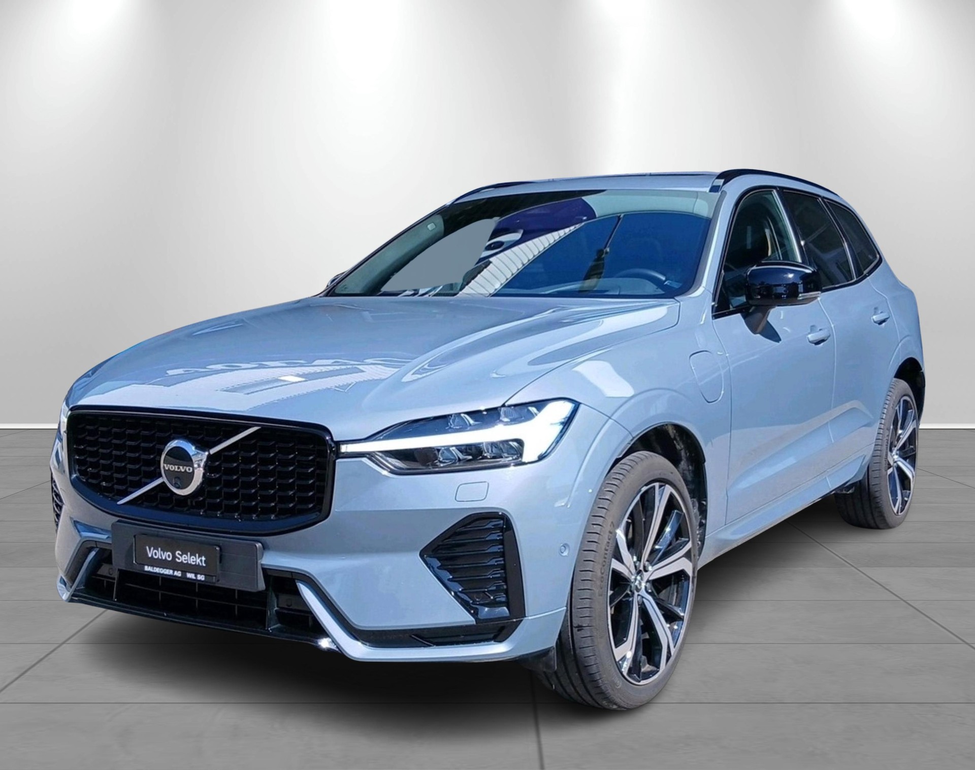 VOLVO XC60 2.0 T8 TE R-Design eAWD-image-0