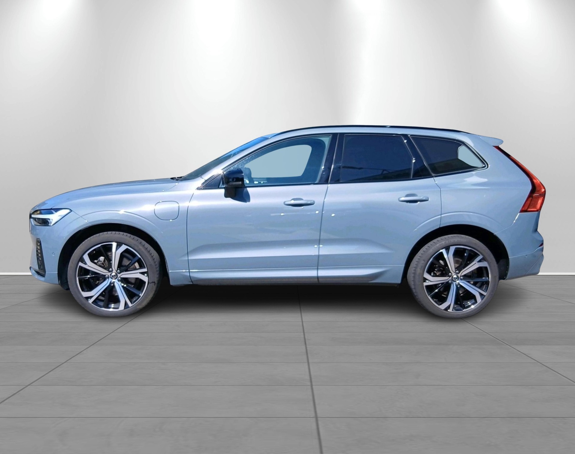 VOLVO XC60 2.0 T8 TE R-Design eAWD-image-2