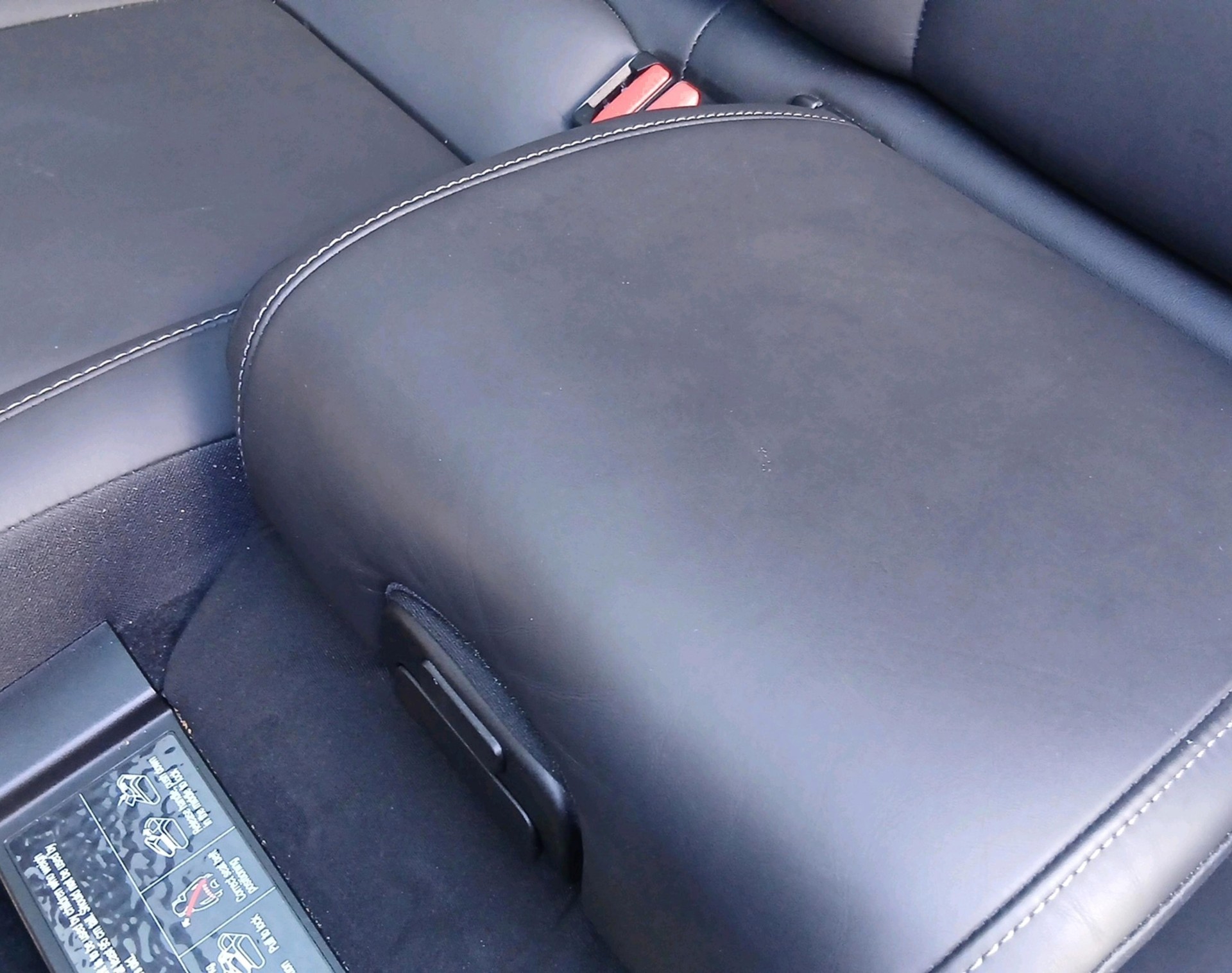 VOLVO XC60 2.0 T8 TE R-Design eAWD-image-19