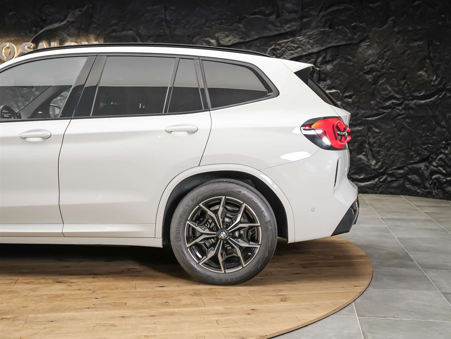 BMW X3 xDrive 20i M Sport *M Sportpaket*Sitzheizung*Parkassistent*-image-16