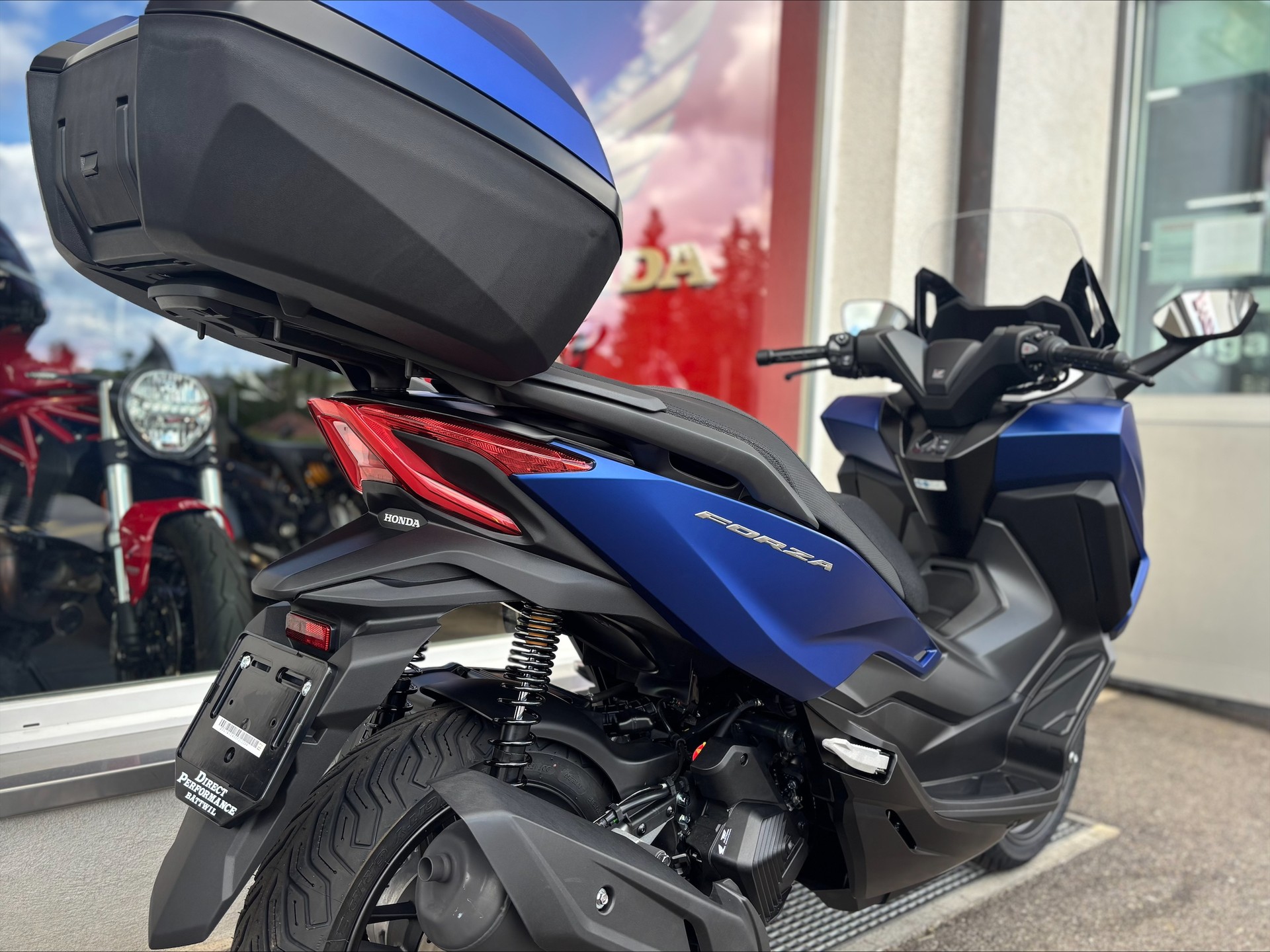 HONDA Forza 125 Smart TopBox-showroom-element-3