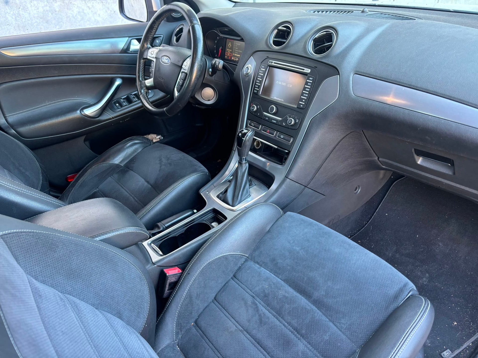 FORD Mondeo 2.0 EcoBoost SCTi Winner PowerShift-image-9