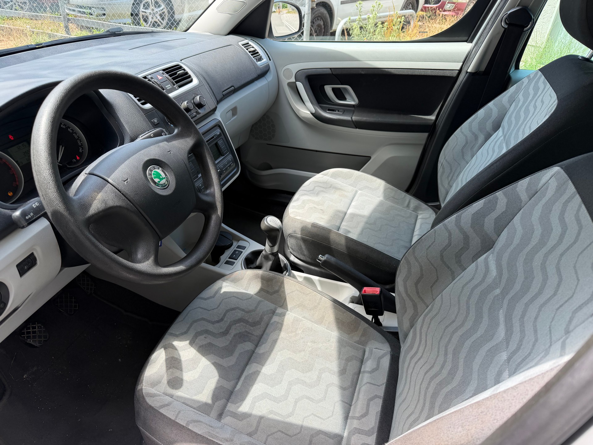 SKODA Roomster 1.6 Style-image-6