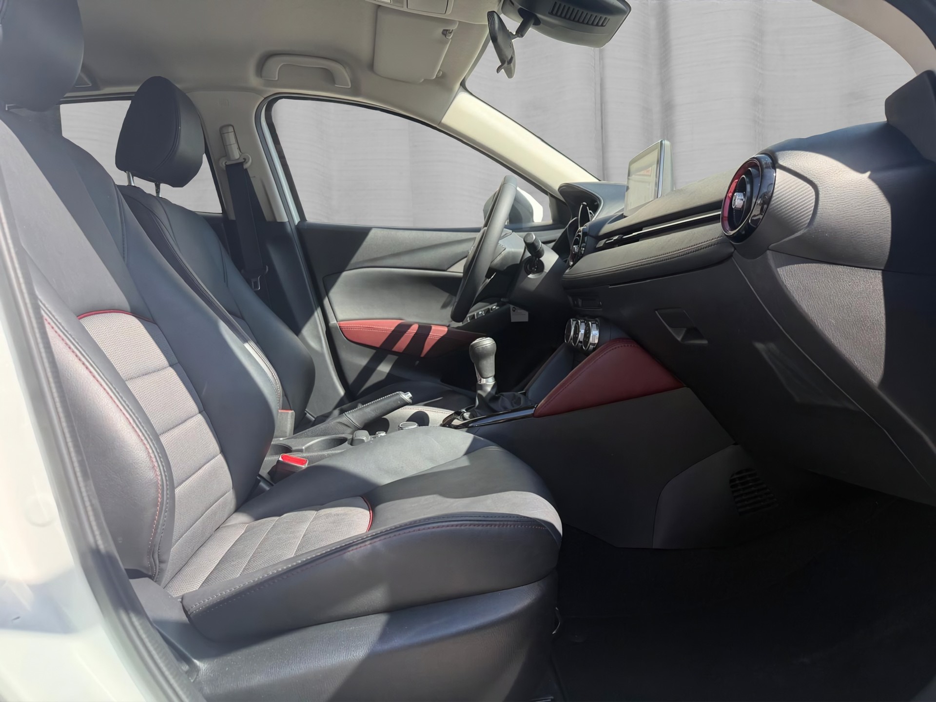 MAZDA CX-3 2.0 Revolution AWD-image-14