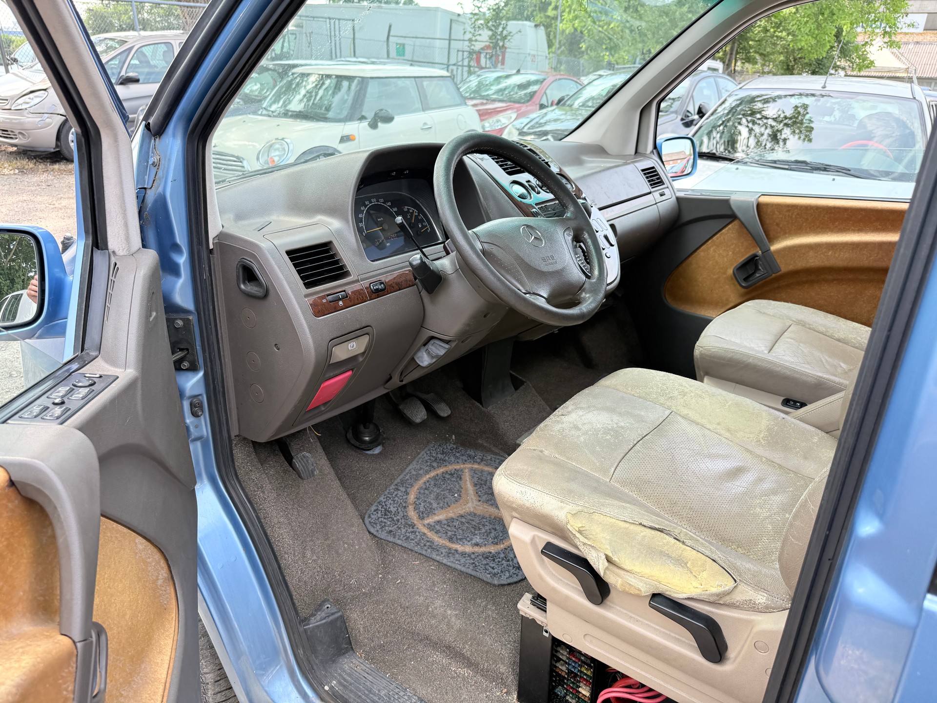MERCEDES-BENZ V 220 CDI Fashion-image-11