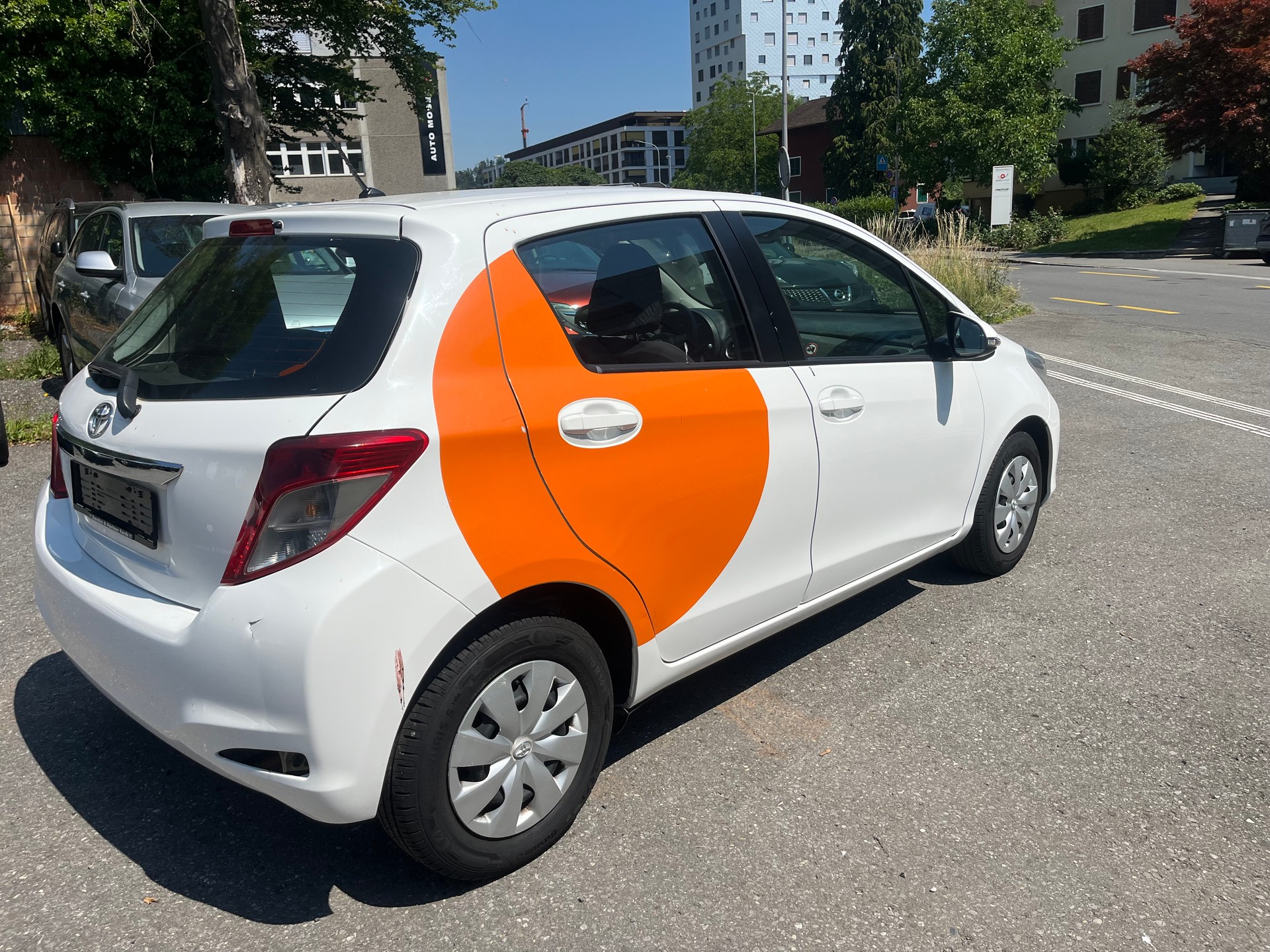 TOYOTA Yaris 1.0 Terra-image-2
