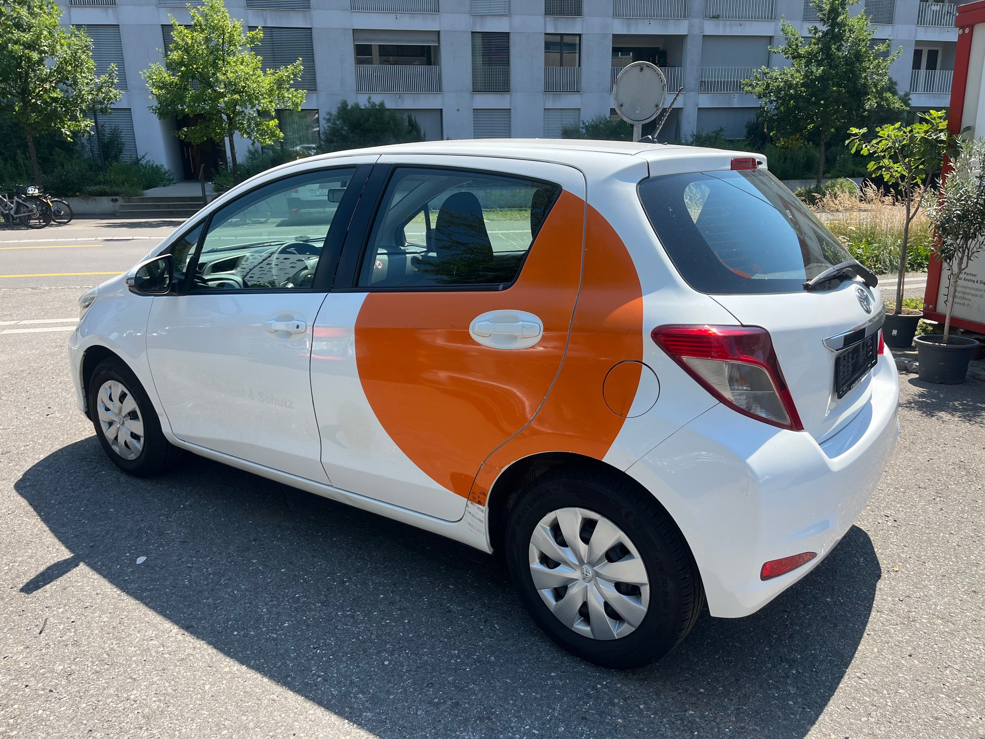 TOYOTA Yaris 1.0 Terra-image-6