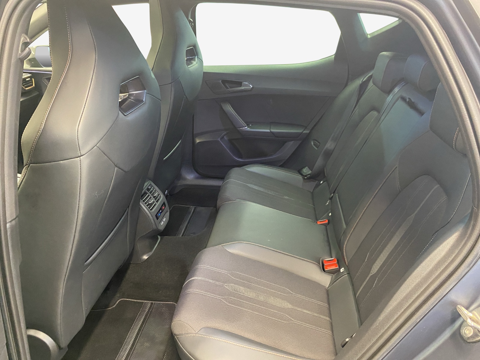 CUPRA LEON 1.4 e-HYBRID pHEV DSG-image-11