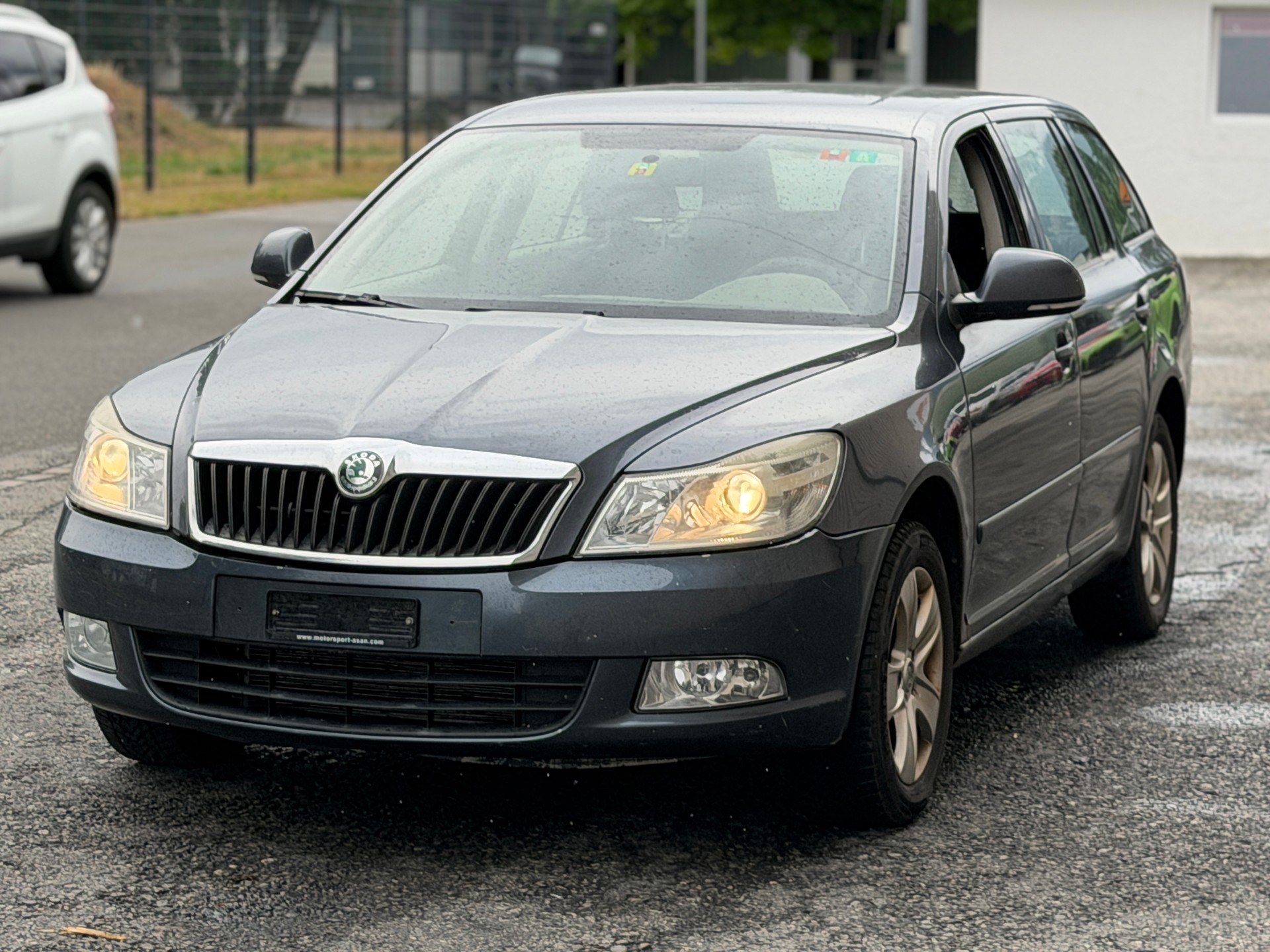 SKODA Octavia Combi 2.0 TDI Swiss Adventure 4x4-image-1
