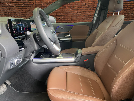 MERCEDES-BENZ GLA 200 7G-DCT-image-11
