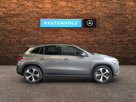 MERCEDES-BENZ GLA 200 7G-DCT-showroom-element-2