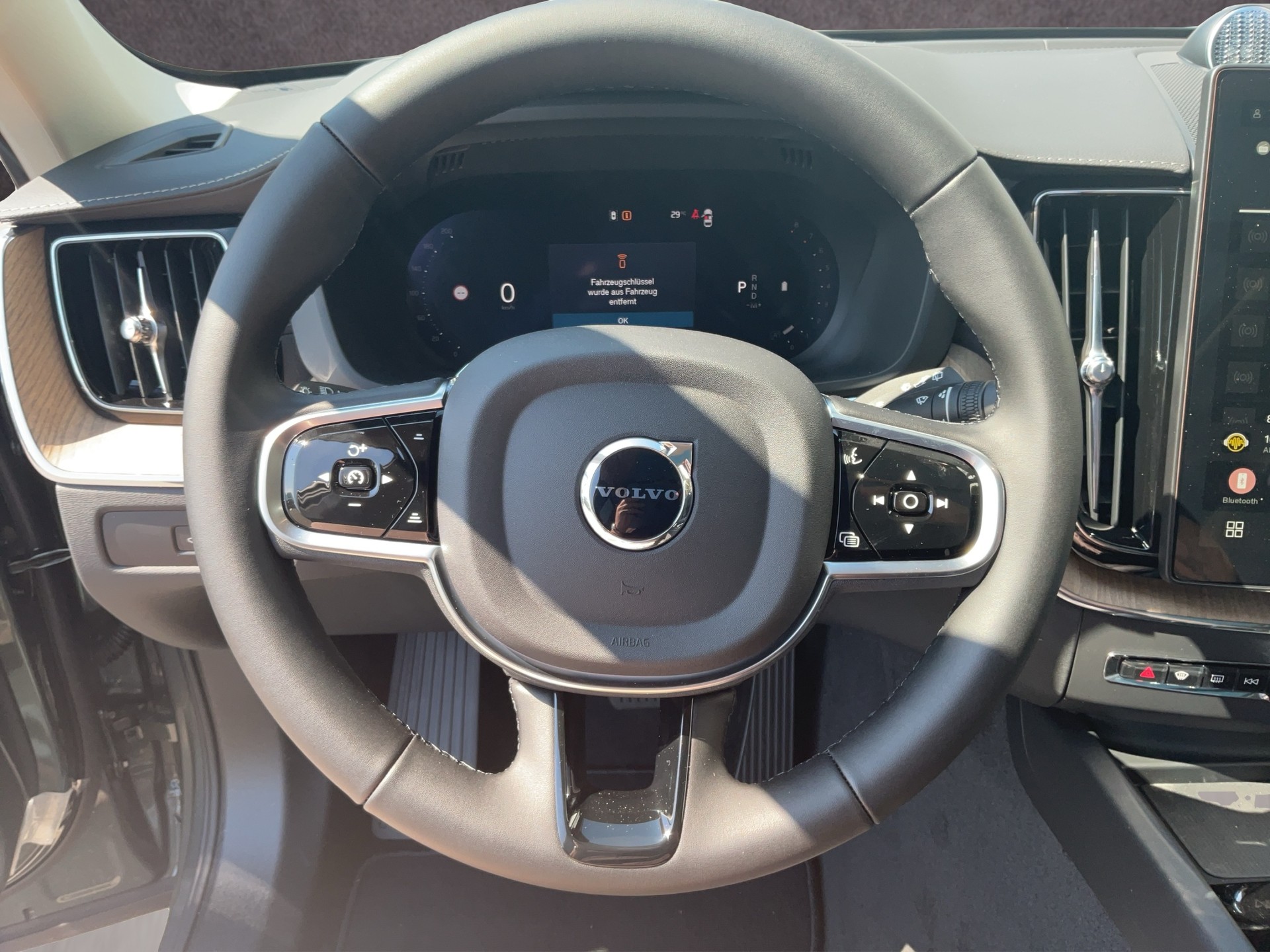 VOLVO XC60 2.0 B5 MH Ultra Dark AWD-image-14