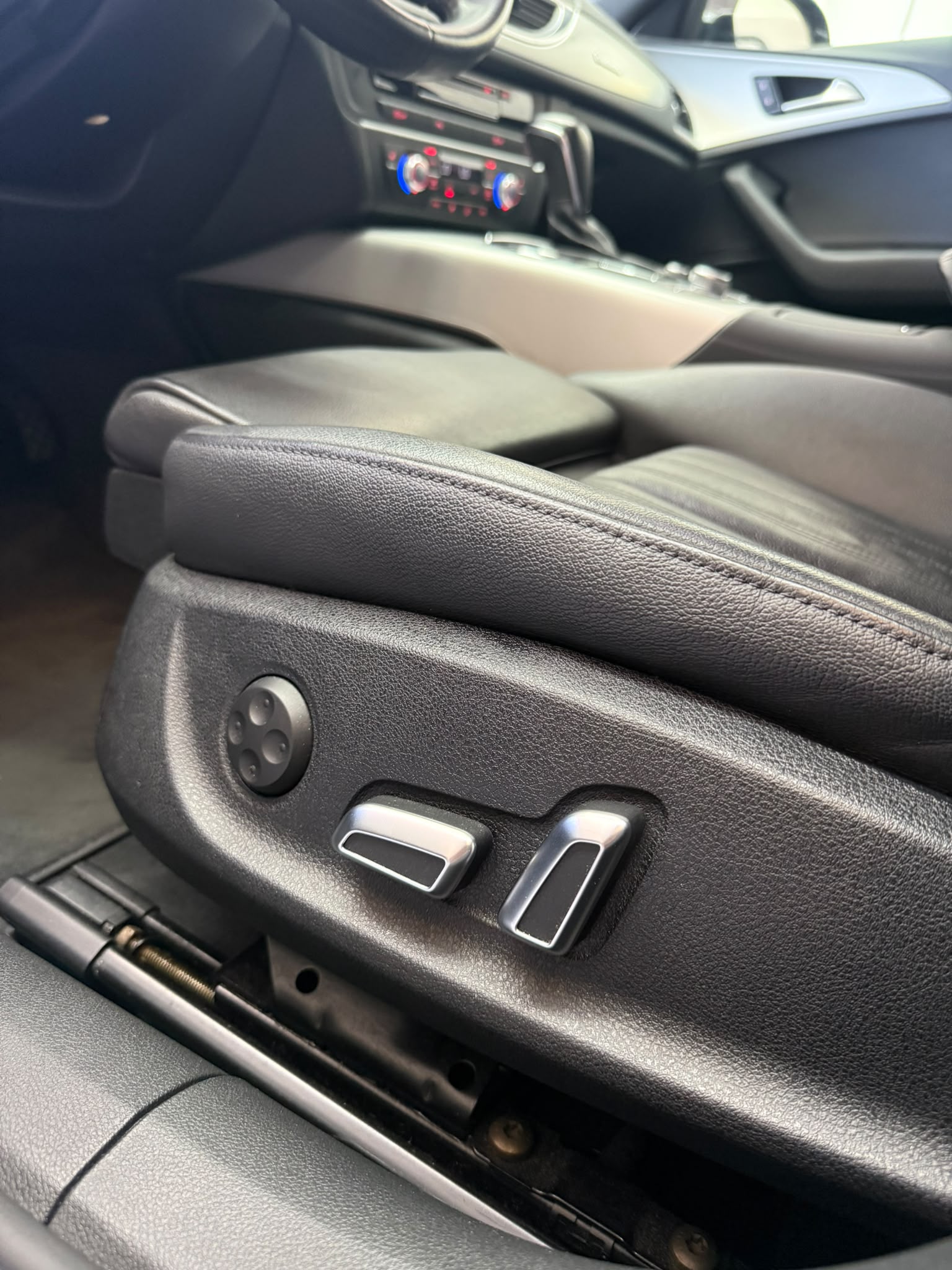AUDI A6 Avant 3.0 TDI V6 quattro S-tronic-image-9