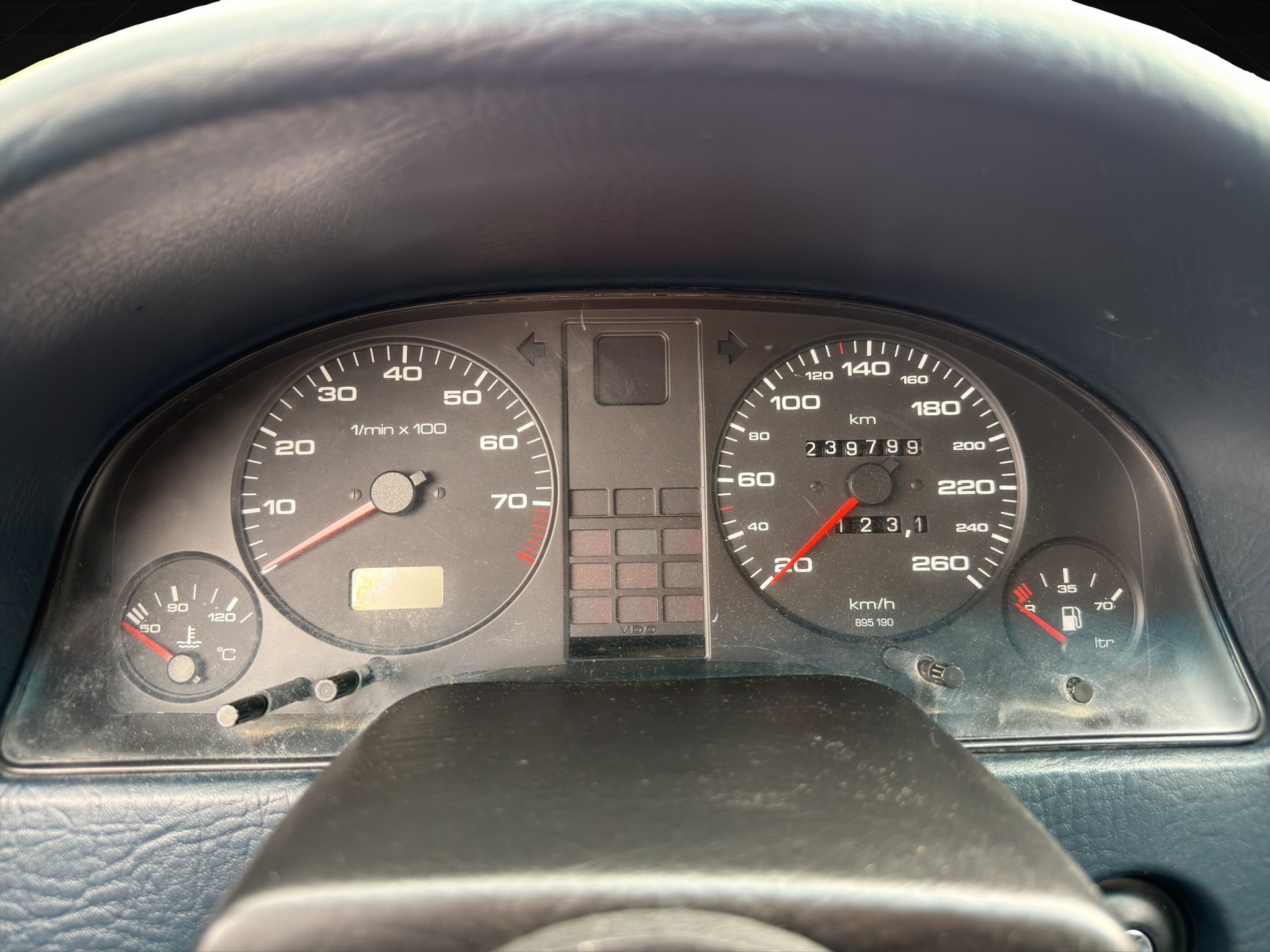 AUDI 90 2.3 E 20V quattroSport-image-13