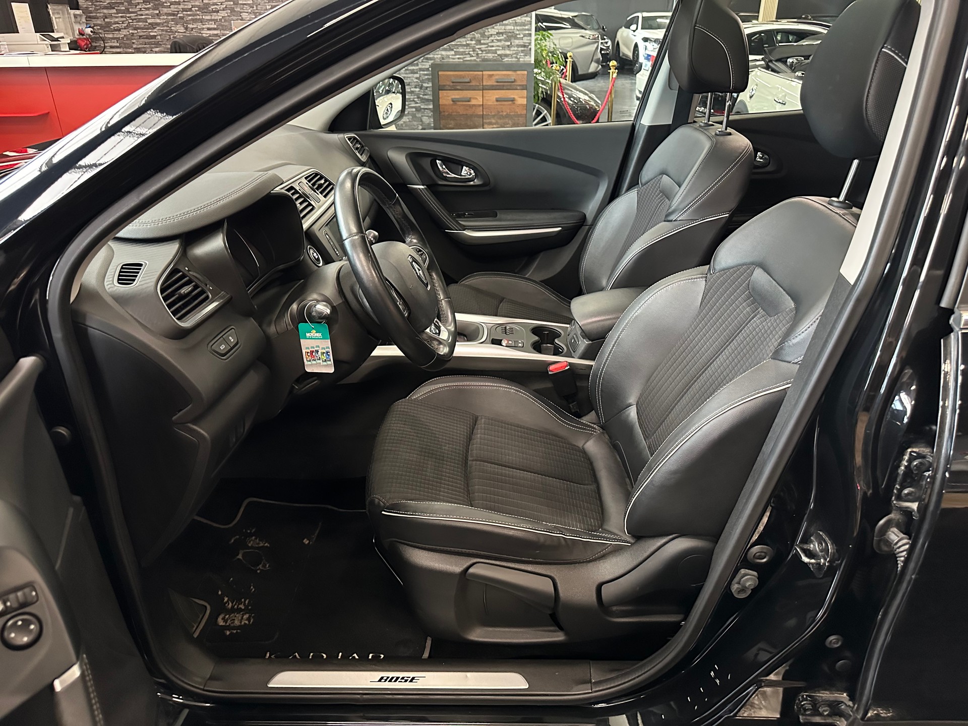 RENAULT Kadjar 1.2 16V Turbo Bose EDC-image-15