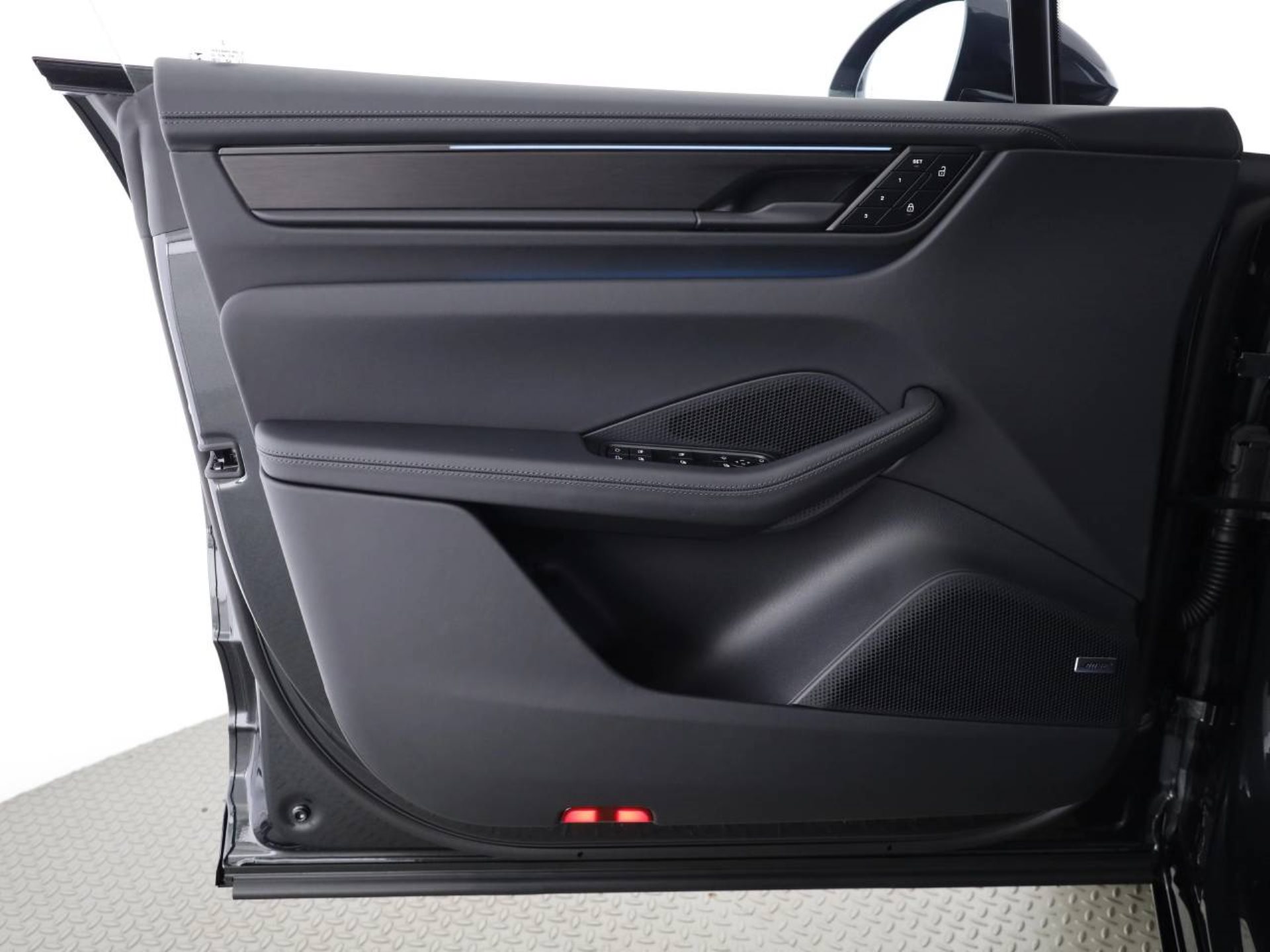 PORSCHE Macan 4S-image-18