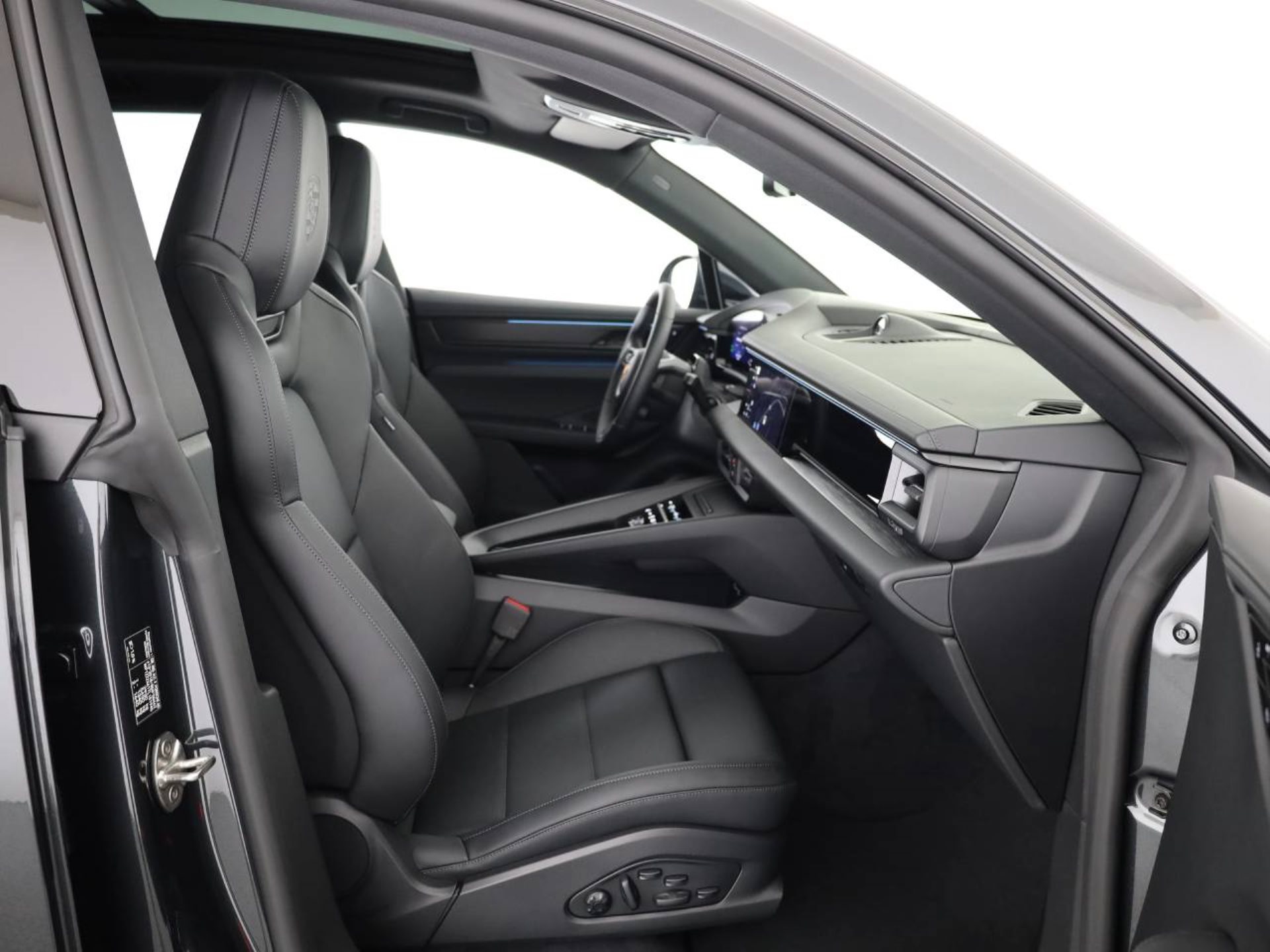 PORSCHE Macan 4S-image-15