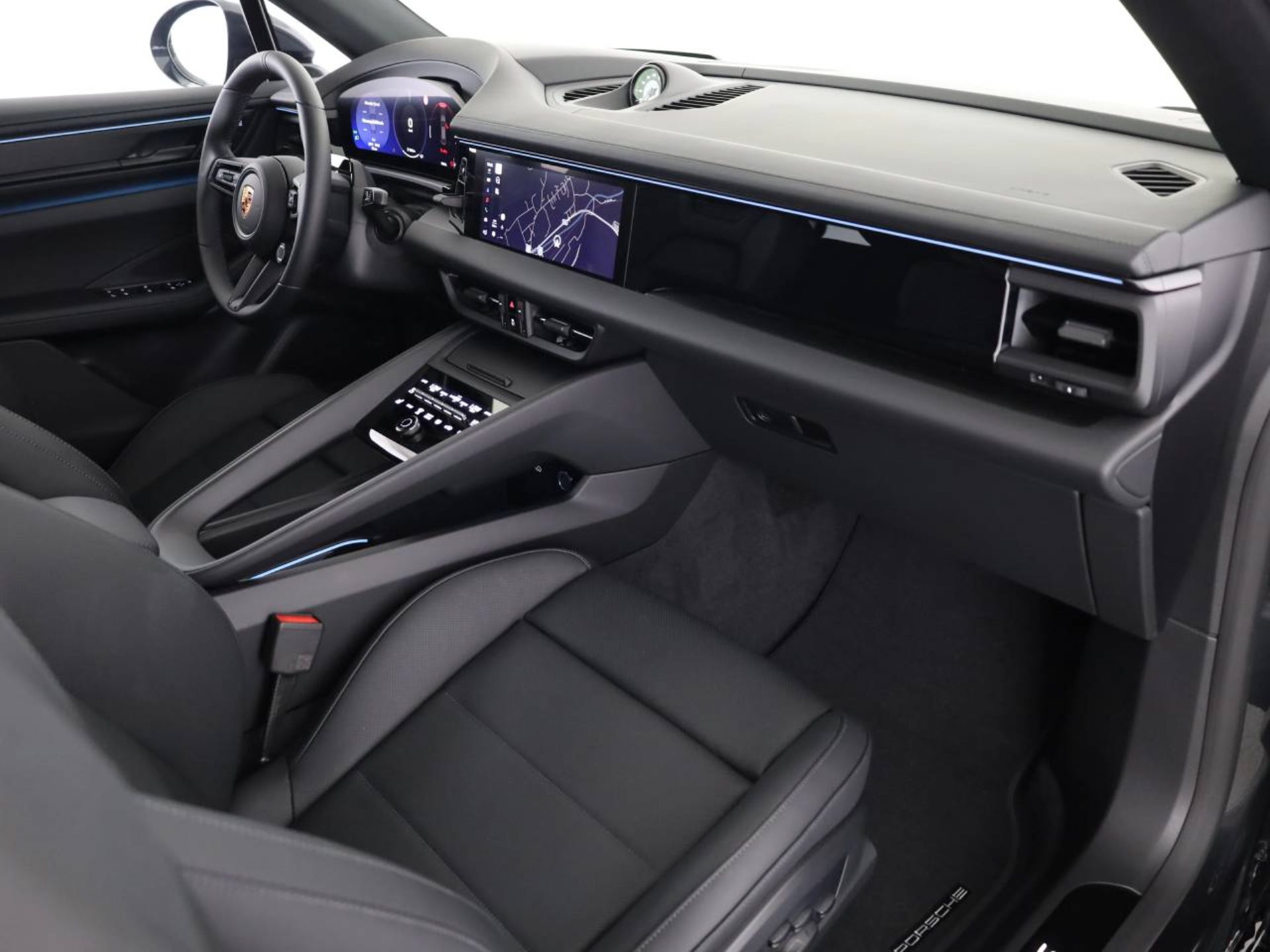 PORSCHE Macan 4S-image-10