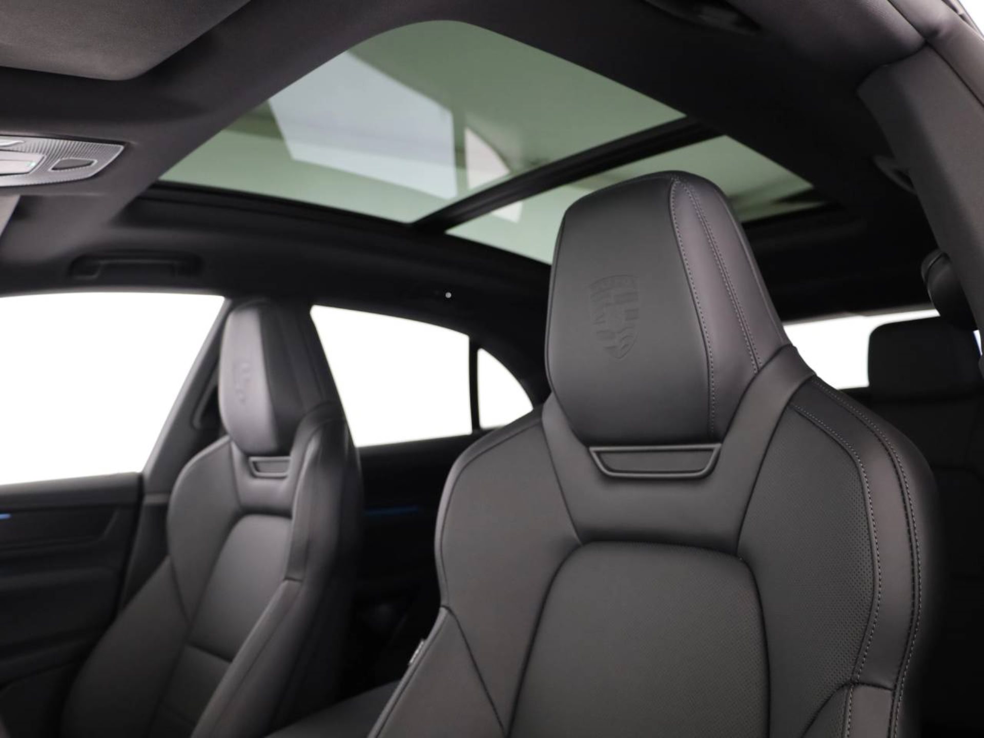 PORSCHE Macan 4S-image-16