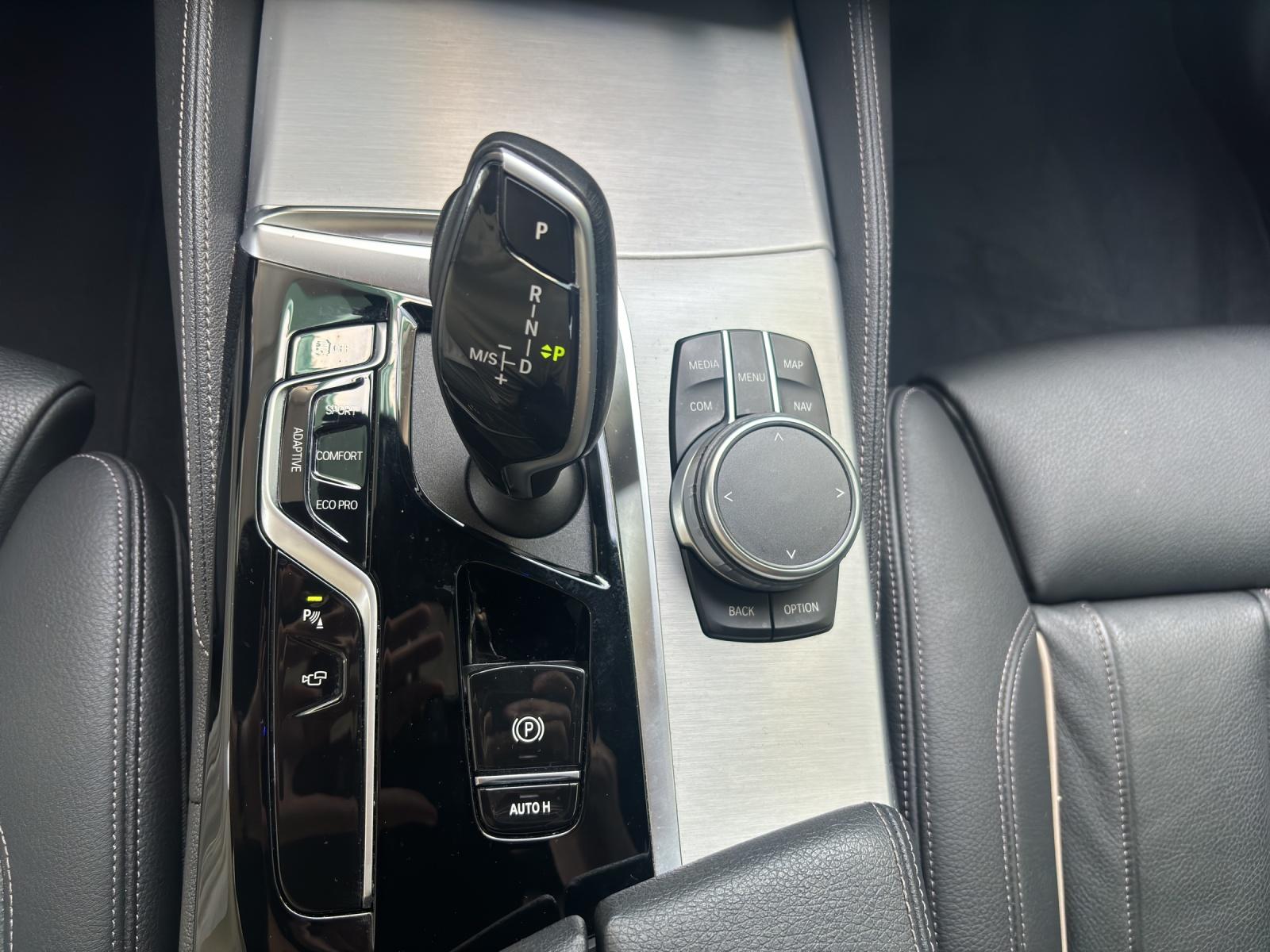 BMW 520d xDrive paddles-image-7