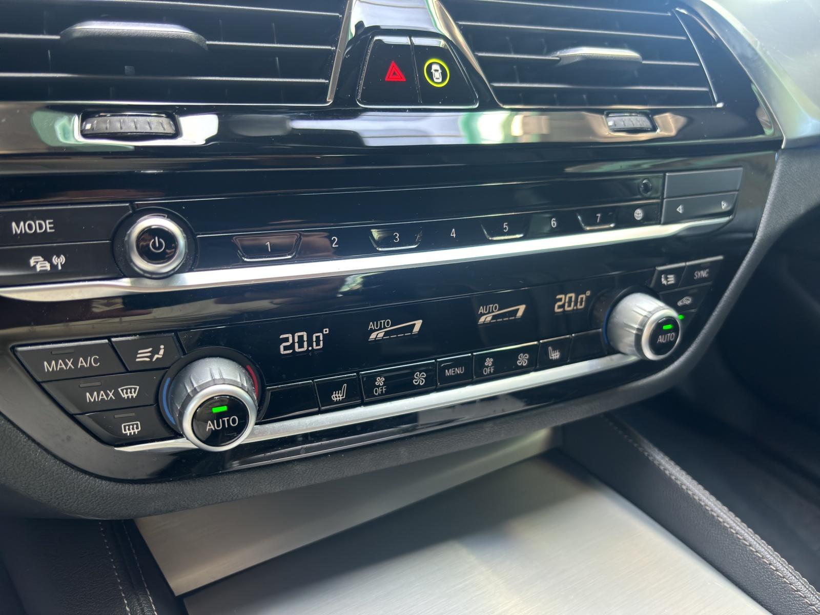 BMW 520d xDrive paddles-image-13