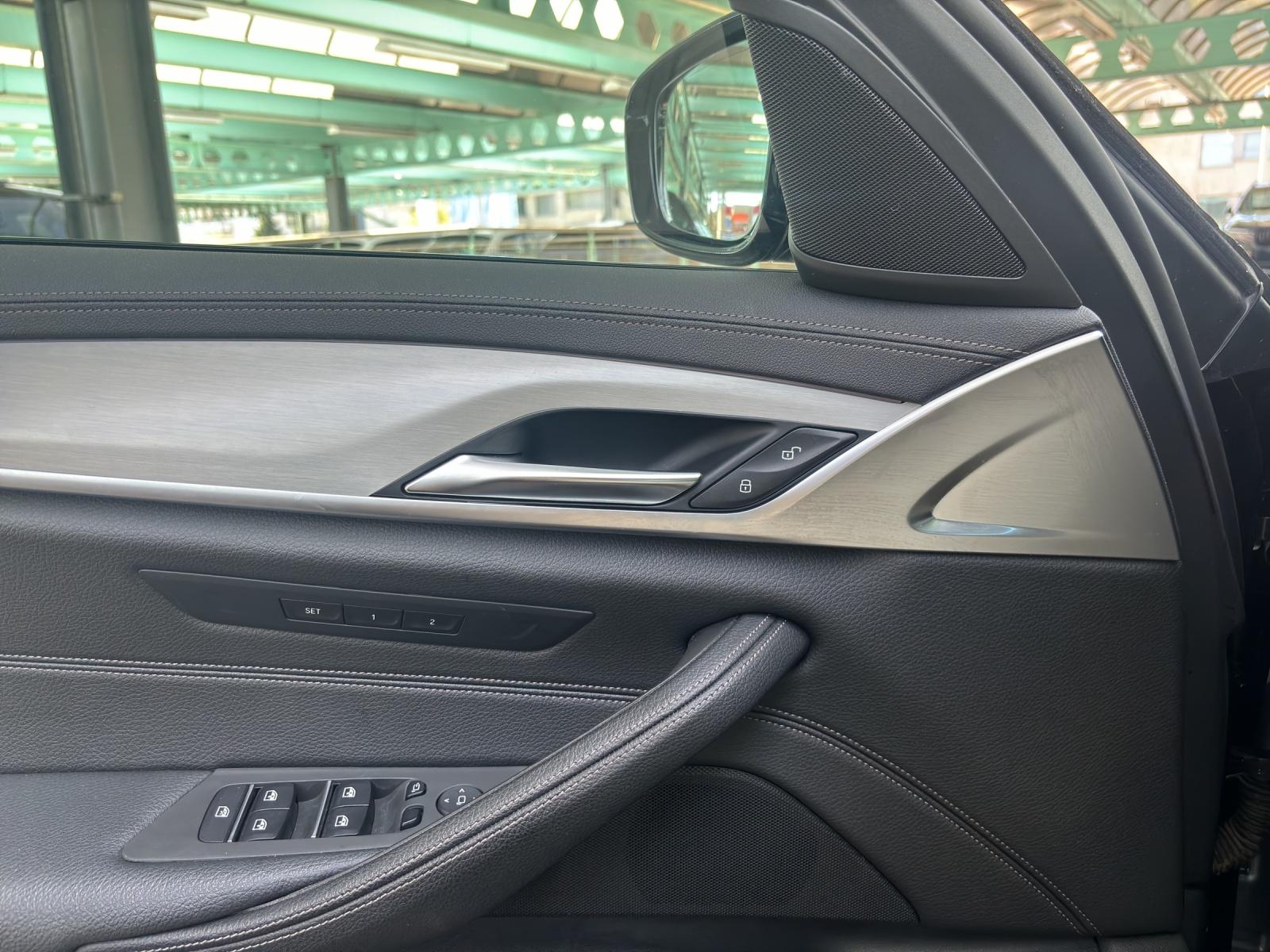 BMW 520d xDrive paddles-image-18